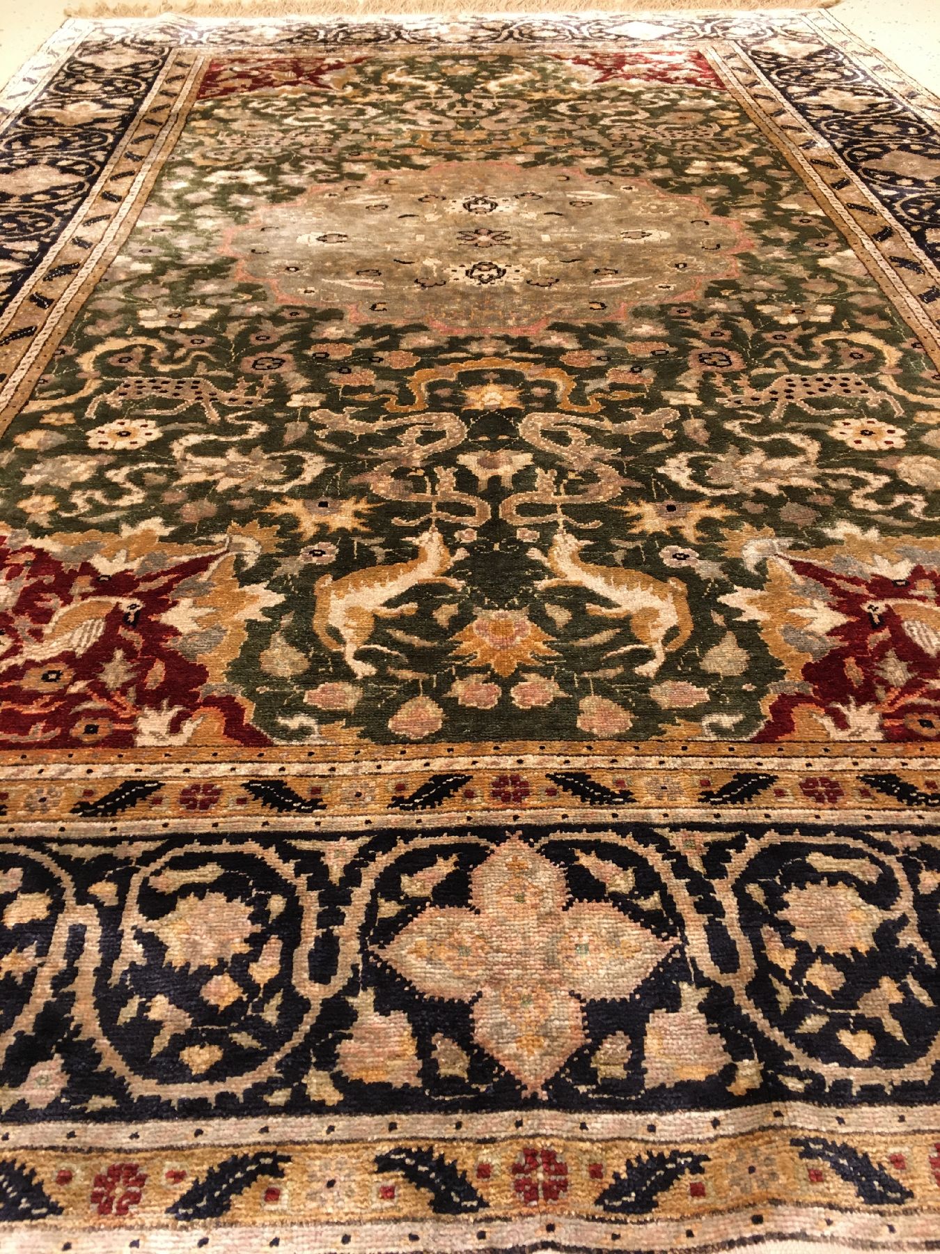 Detail b: Feiner grüner Kaisery "Flosh" antik (Safavid Design), Türkei, um 1890/1900, Flosh-Seide geknüpft auf Baumwolle. Seltener und ...