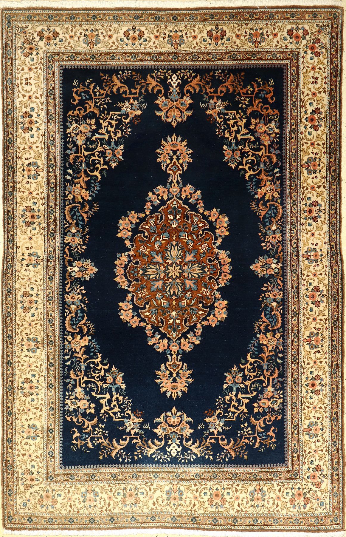 Ghom Kork alt, Persien, ca. 60 Jahre, Korkwolle mit Seide, ca. 213 x 141 cm, Seiden Medaillon, EHZ: 2-3