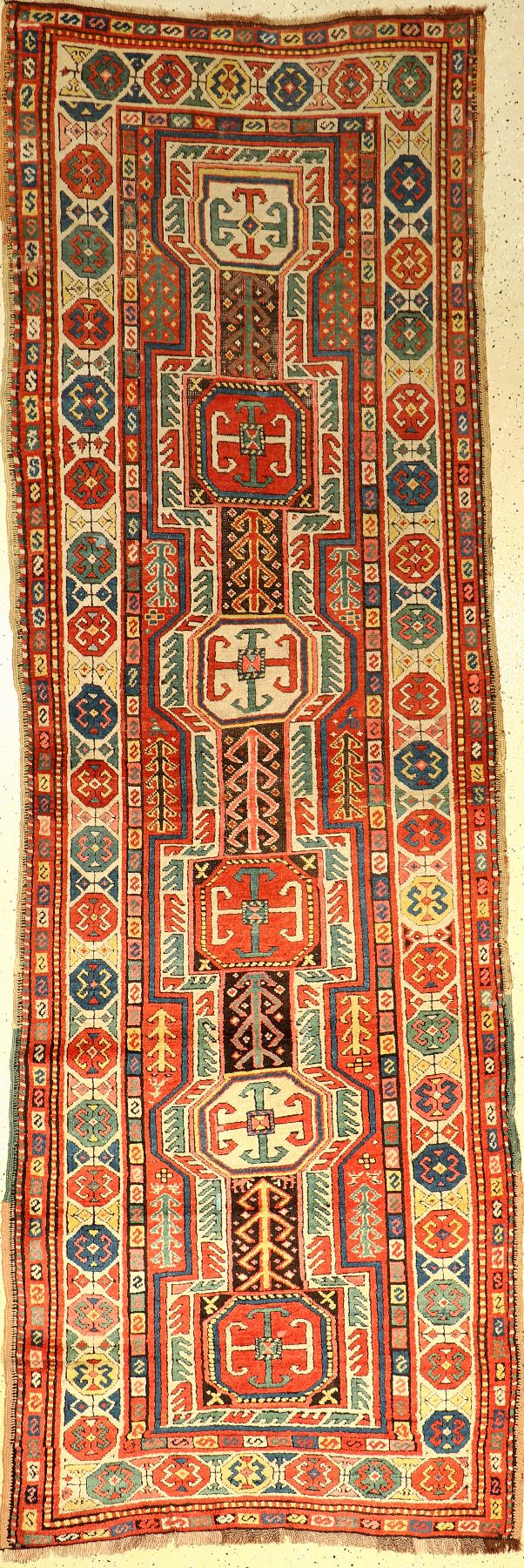 Kasak antik, Kaukasus, um 1890, Wolle auf Wolle, ca. 317 x 111 cm, Schildmuster, EHZ: 2-3