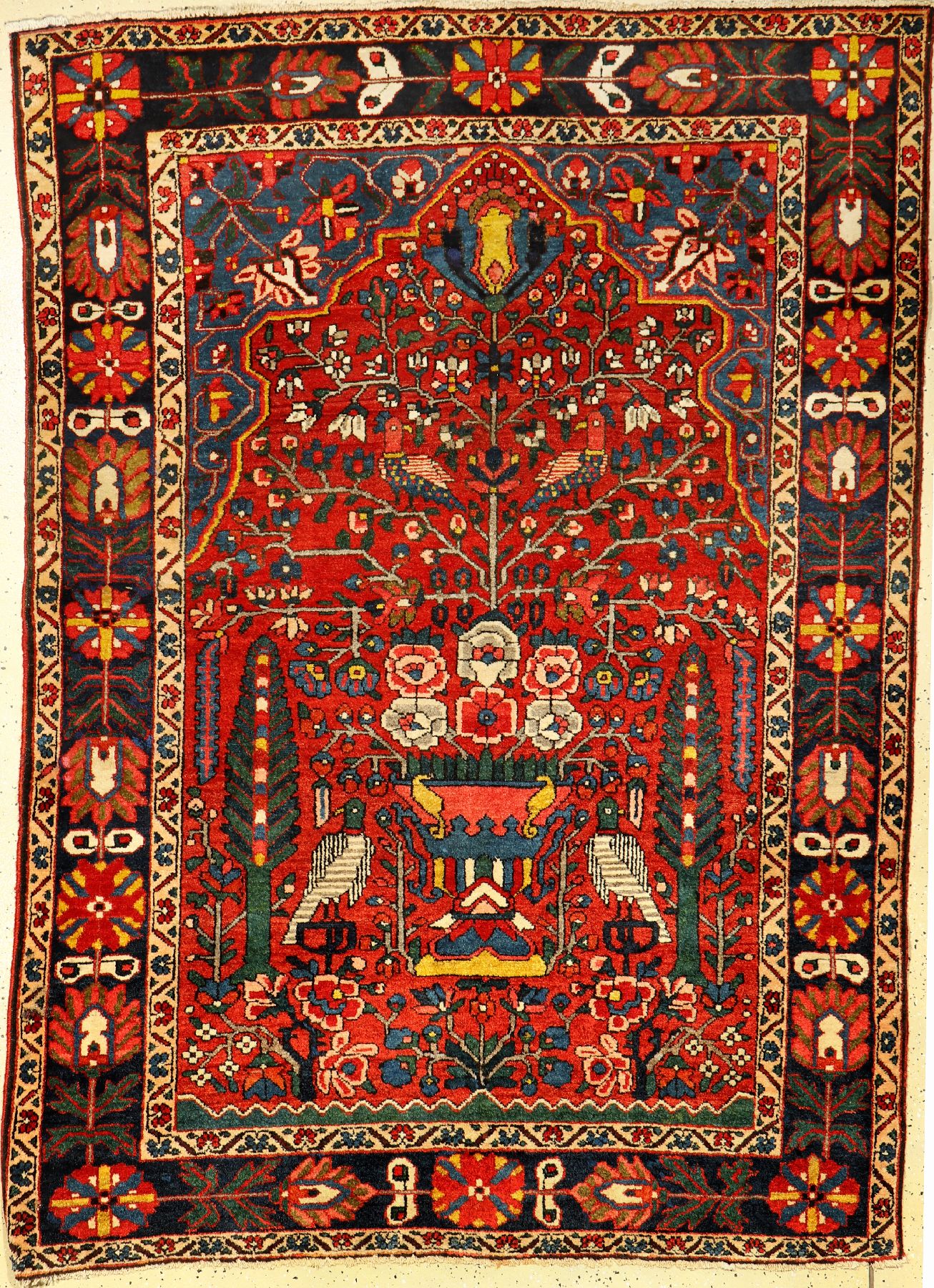Bachtiar alt, Persien, ca. 60 Jahre, Wolle auf Baumwolle, ca. 205 x 147 cm, gute Naturfarben, dekorativ, EHZ: 2
