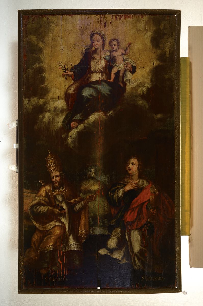 Detail k: Tafelbild, süddeutsch oder österreichisch, um 1730, Die Himmelfahrt Marias, darunter Hl. Clemens und Hl. Barbara, Öl auf zwei Fichtenpanelen, ...