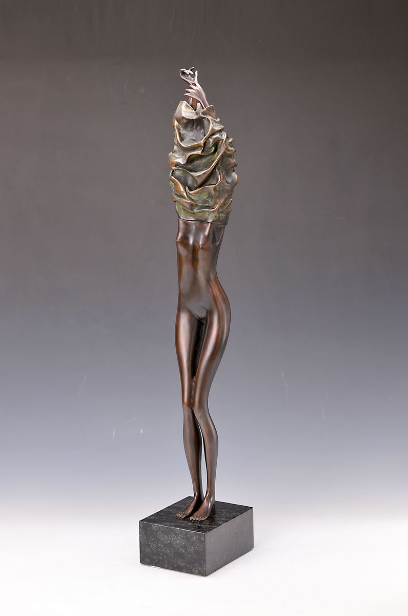 Detail k: Bruno Bruni, geb. 1935 Gradara, große Bronzeskulptur, "Donna Che Si Veste", patiniert, signiert, num. 352/450, Venturi Arte ...