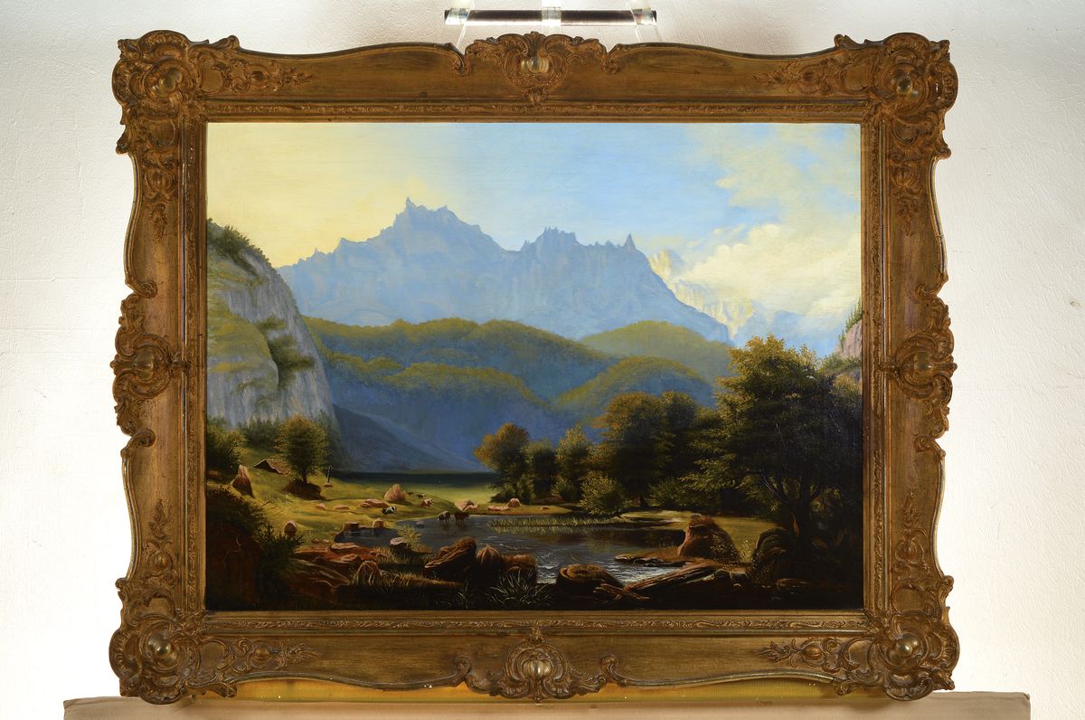 Detail k: Süddeutscher Spätromantiker, um 1860/70, Alpenlandschaft mit Gebirgsmassiv und Blick auf einen Gebirgssee mit Tieren, gekonnte Lichtführung vor ...