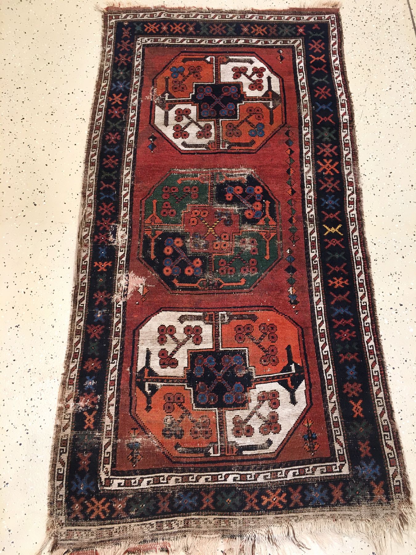 Detail a: Seltener Belutsch mit turkmenischen Einflüssen antik (Gülli Gül), Nordostpersien, 19.Jhd., Wolle geknüpft auf Wolle. Rarer kleiner und farbiger ...
