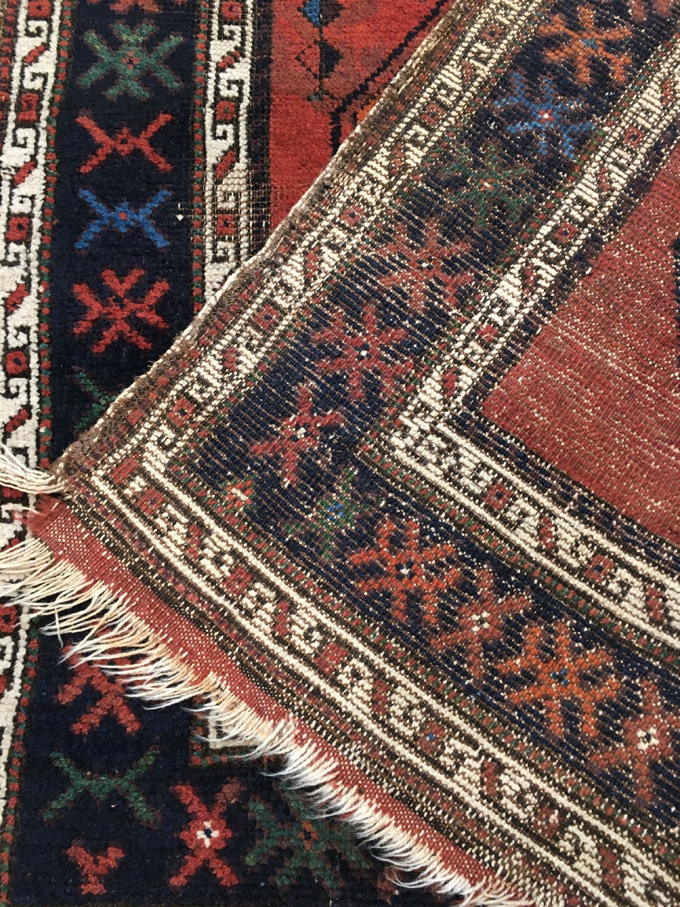Detail h: Seltener Belutsch mit turkmenischen Einflüssen antik (Gülli Gül), Nordostpersien, 19.Jhd., Wolle geknüpft auf Wolle. Rarer kleiner und farbiger ...