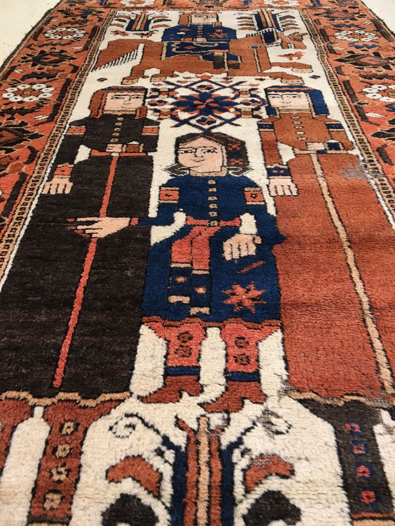 Detail b: Ferdows Belutsch "Bildteppich" antik (Khosrow & Shirin), Nordostpersien, 19.Jhd., Wolle geknüpft auf Baumwolle. Bekannter Bildteppich ...