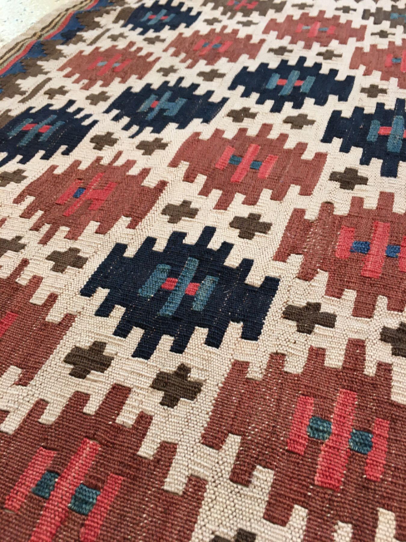 Detail d: (2 Lots) Schahsavan Sumakh "Mafrasch-Seiten" antik, Nordwestpersien, 19.Jhd., Wolle mit weißen Baumwoll-Highlights gewebt auf Wolle. Zwei ...