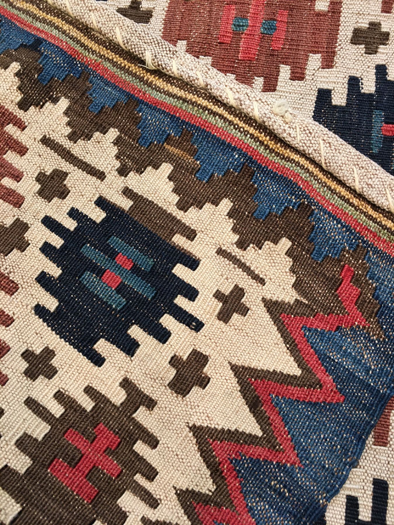 Detail e: (2 Lots) Schahsavan Sumakh "Mafrasch-Seiten" antik, Nordwestpersien, 19.Jhd., Wolle mit weißen Baumwoll-Highlights gewebt auf Wolle. Zwei ...