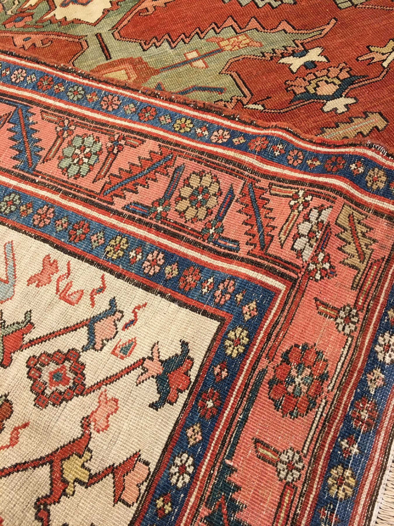 Detail h: Heriz "Serapi" antik, Nordwestpersien, 19.Jhd., Wolle geknüpft auf Baumwolle. Seltener und hochdekorativer Serapi mit hellgrünen Serapi ...