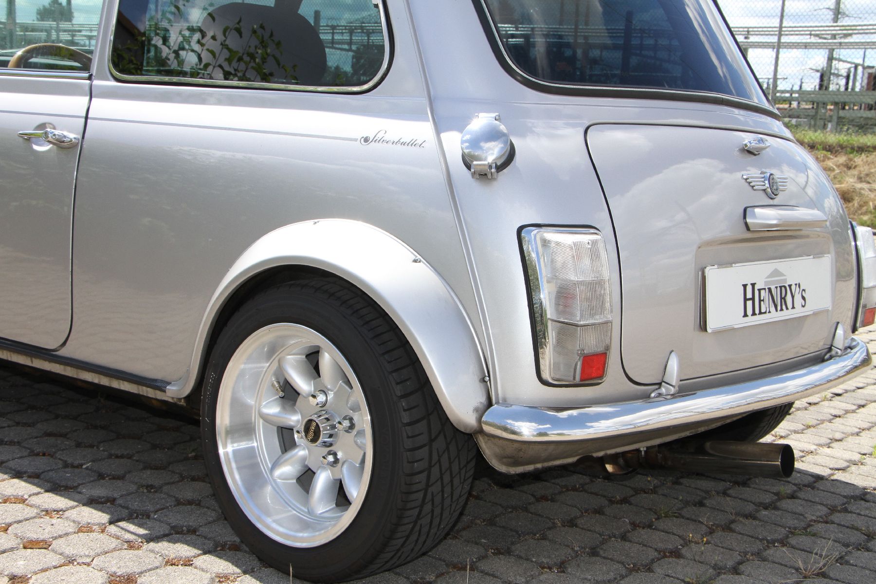 Detail b: Mini Cooper Silverbullet, limitierte Editionbegrenzt auf 400 Stück, Fahrgestellnummer: SAXXNNAYNBD116380, EZ 02/1996, 5. Hand, Laufleistung 100.435 ...