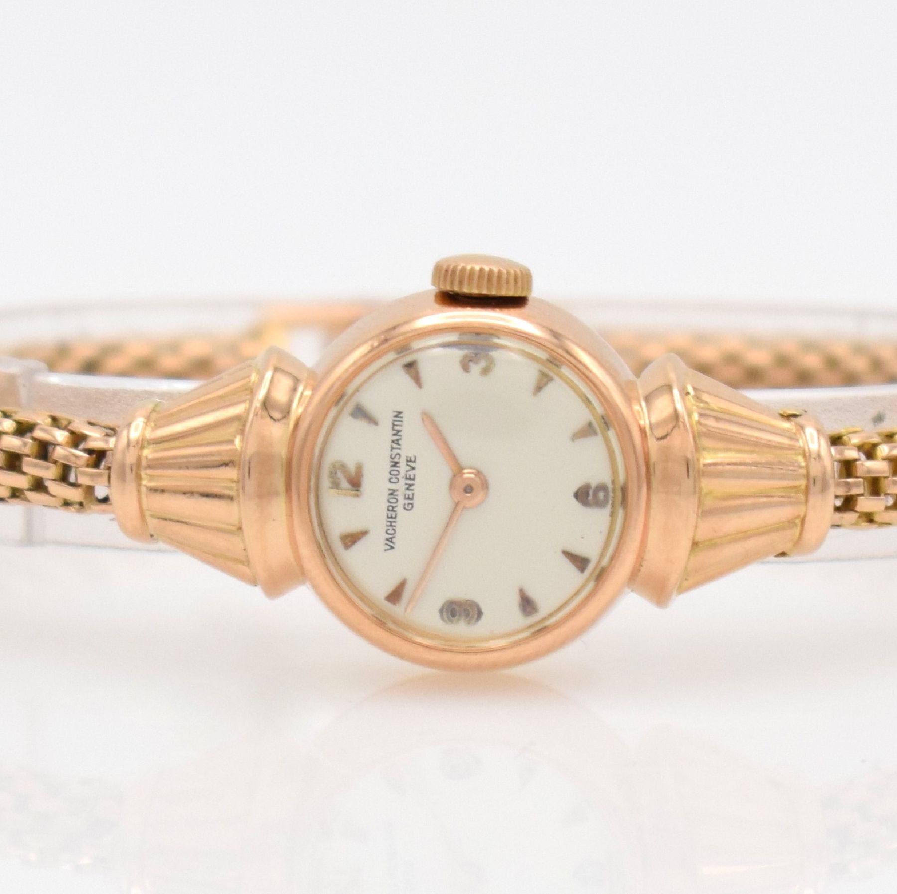 Detail a: VACHERON CONSTANTIN feine Damenarmbanduhr in RG 750/000, Handaufzug, Schweiz um 1950, 2- teil. Geh., Boden aufgedr., integr. Flechtband, ...