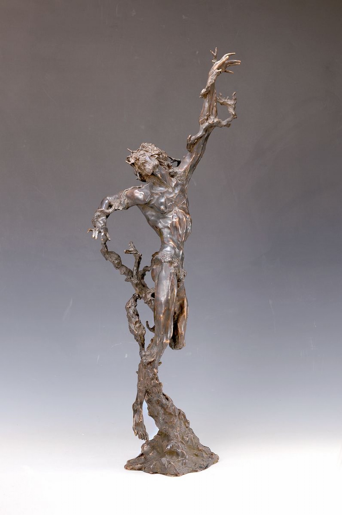 Detail k: Mikhail Belov, geb. 1962 Leningrad, "Crucifixion", Bronze, ausdrucksvolle, Arbeit, am Sockel monogrammiert in kyrill. und num. 1/9, neue ...