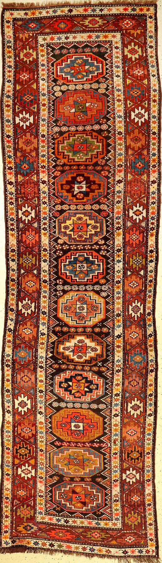 Karabagh alt, Kaukasus, um 1920, Wolle auf Wolle, ca. 355 x 104 cm, EHZ: 3