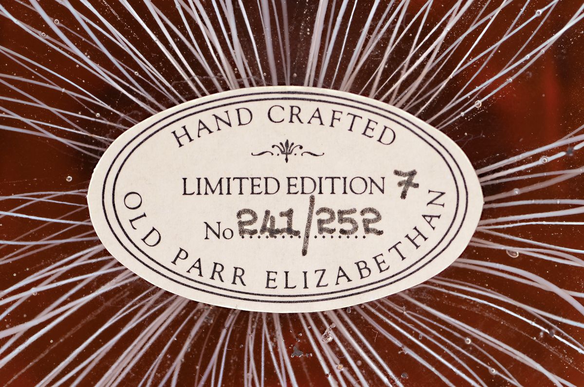 Detail f: 1 Flasche Grand Old Parr Elizabethan Fine & Rare Scotch Whisky, limited Edition 7, num. 241/252, 43% vol, 760 ml, Hand Craftet, orig. versiegelt, ...