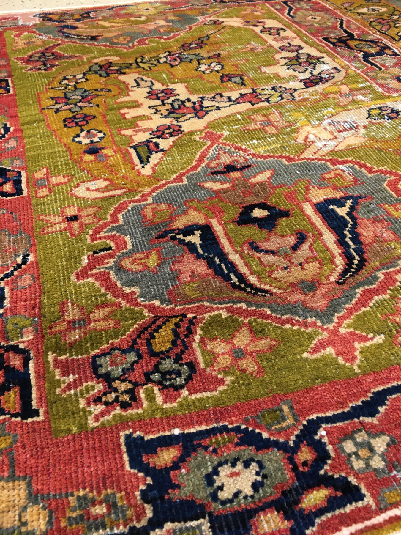 Detail b: Ziegler Mahal "Wagireh" antik, Westpersien, 19.Jhd., Wolle geknüpft auf Baumwolle. Seltene Mustervorlage aus den legendären Werkstätten ...