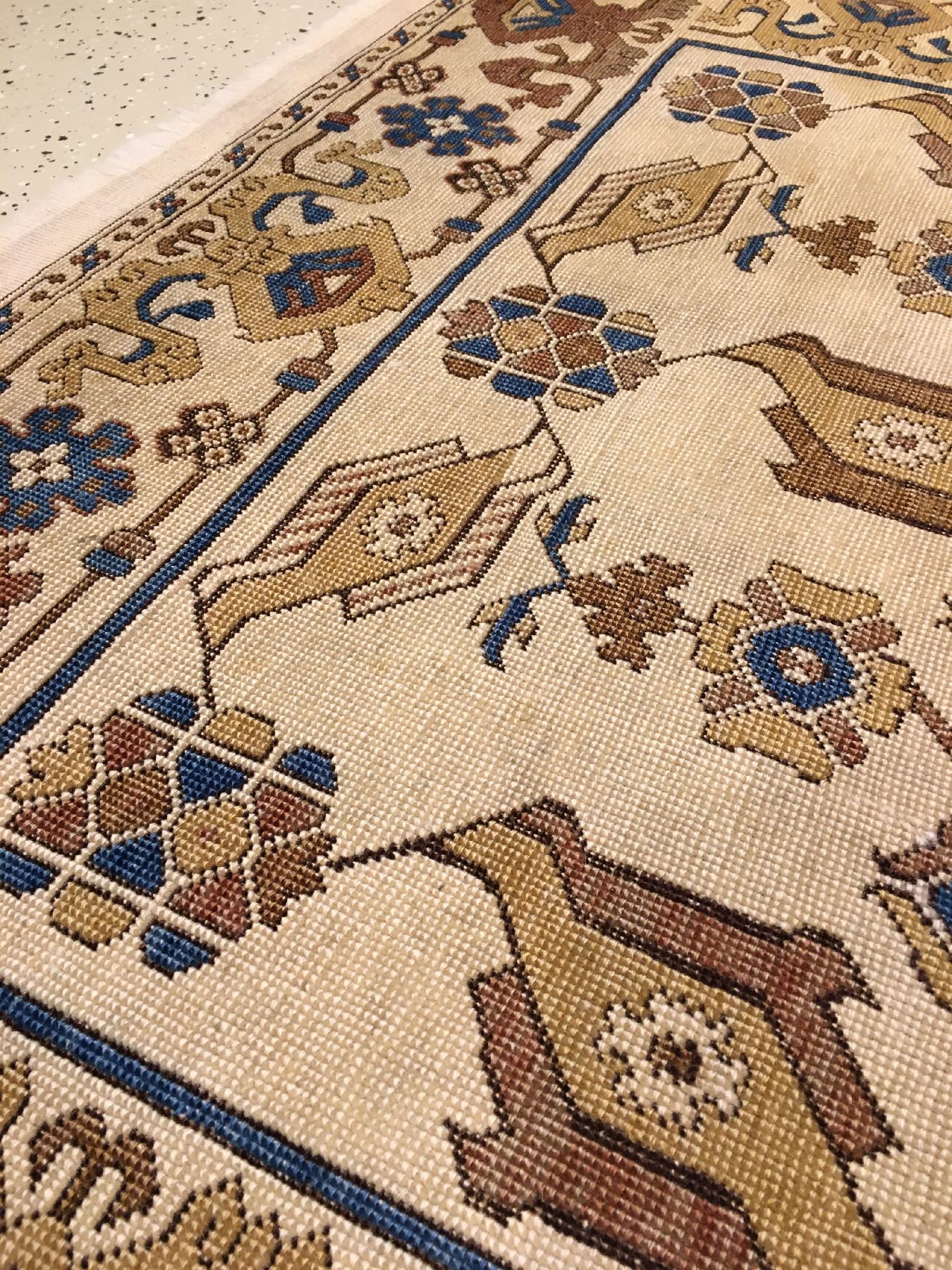 Detail g: Vogel Selendi "Theodor Tuduc" alt, Rumänien Bukarest, um 1925, Wolle geknüpft auf Wolle. Dieser Teppich ist eine Arbeit des bekanntesten ...