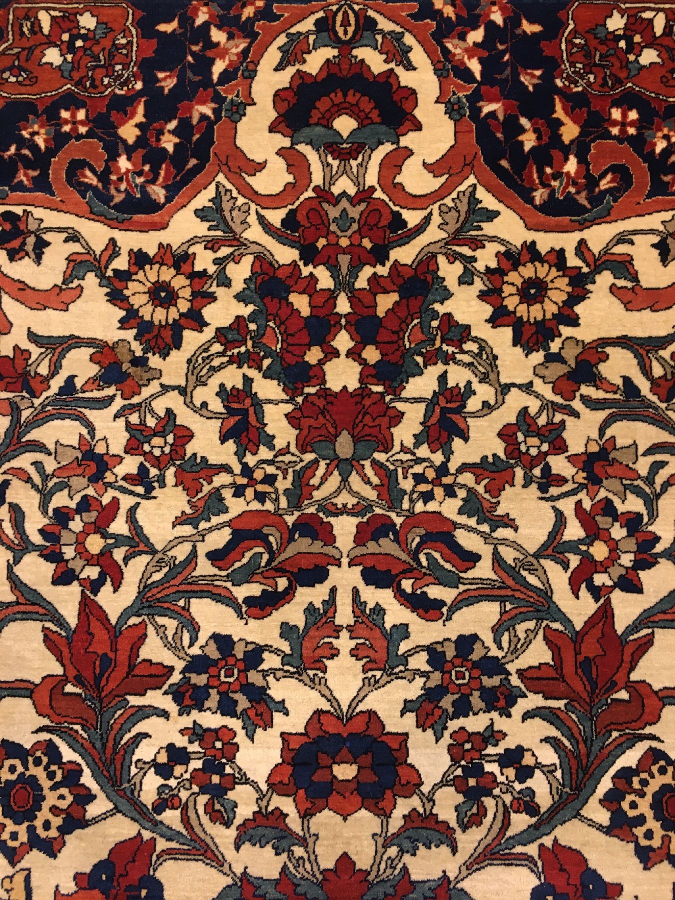 Detail g: Sehr feiner weißgrundiger Farahan antik, Westpersien, 19.Jhd., Korkwolle geknüpft auf Baumwolle. Eleganter Sarogh-Farahan mit kunstvollen und sehr ...