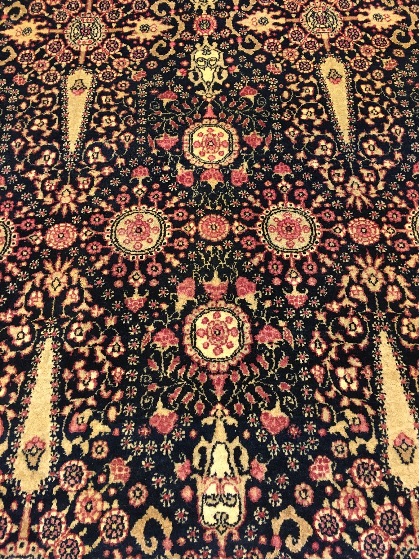 Detail c: Feiner Teheran antik (Zypressen), Zentralpersien, um 1900, Korkwolle geknüpft auf Baumwolle. Fein geknüpfte Teheran Brücke mit Zypressen Rapport ...