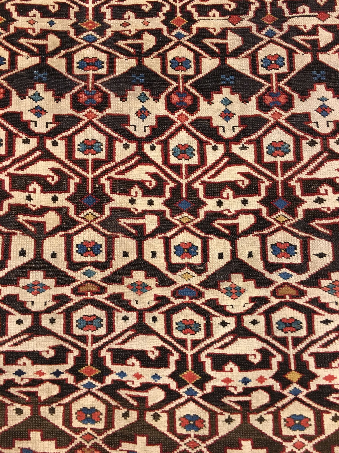 Detail c: Feiner Konagkend antik, Ostkaukasus Kuba-Gebiet, Ende 19.Jhd., Wolle geknüpft auf Wolle. Ein klassisches Konagkend-Gittermuster belegt kunstvoll ...