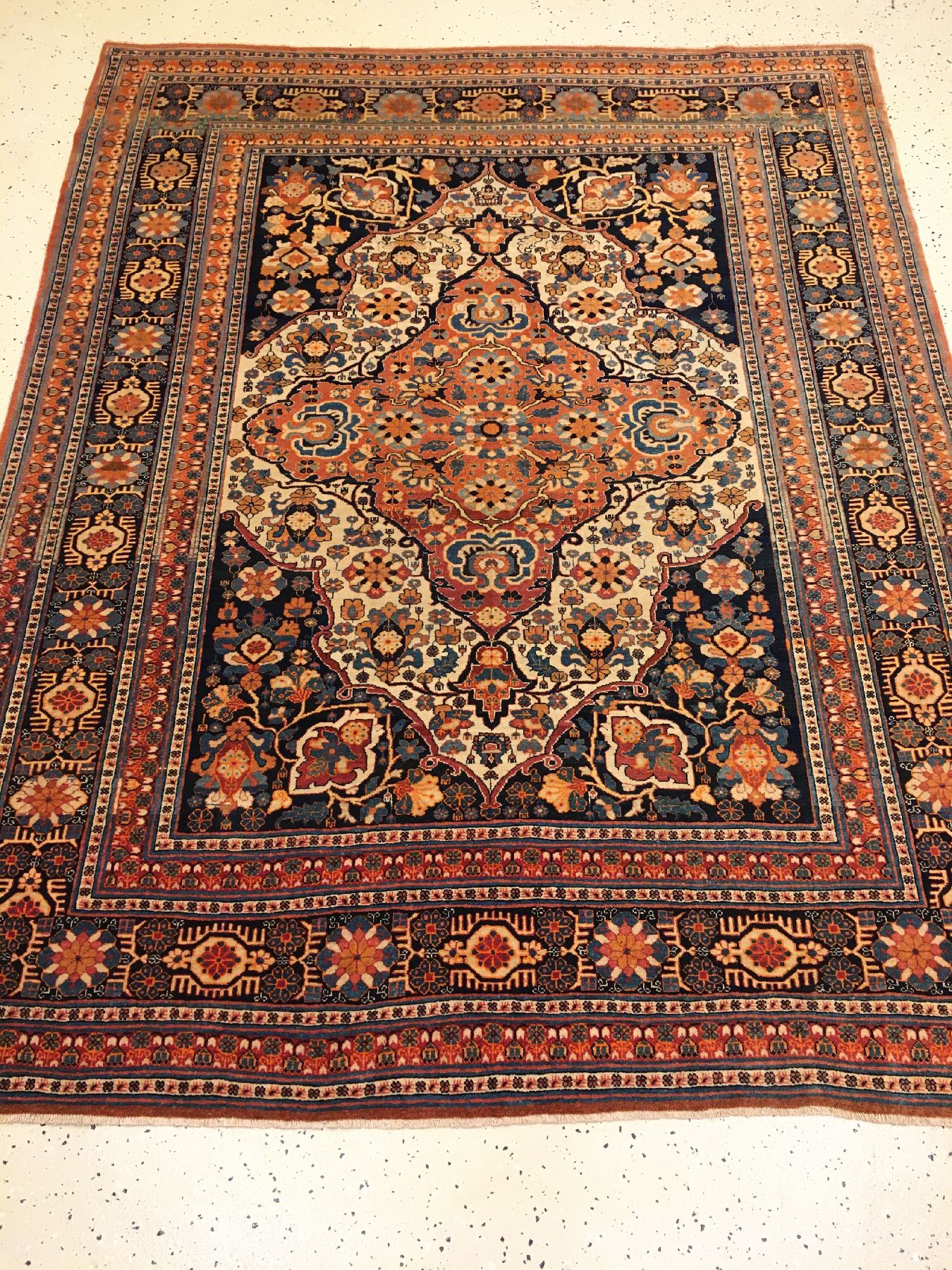 Detail a: Sehr feiner Täbriz "Hadji-Jalili" antik, Nordwestpersien, 19.Jhd., Korkwolle geknüpft auf Baumwolle. Bemerkenswert fein geknüpfter ...