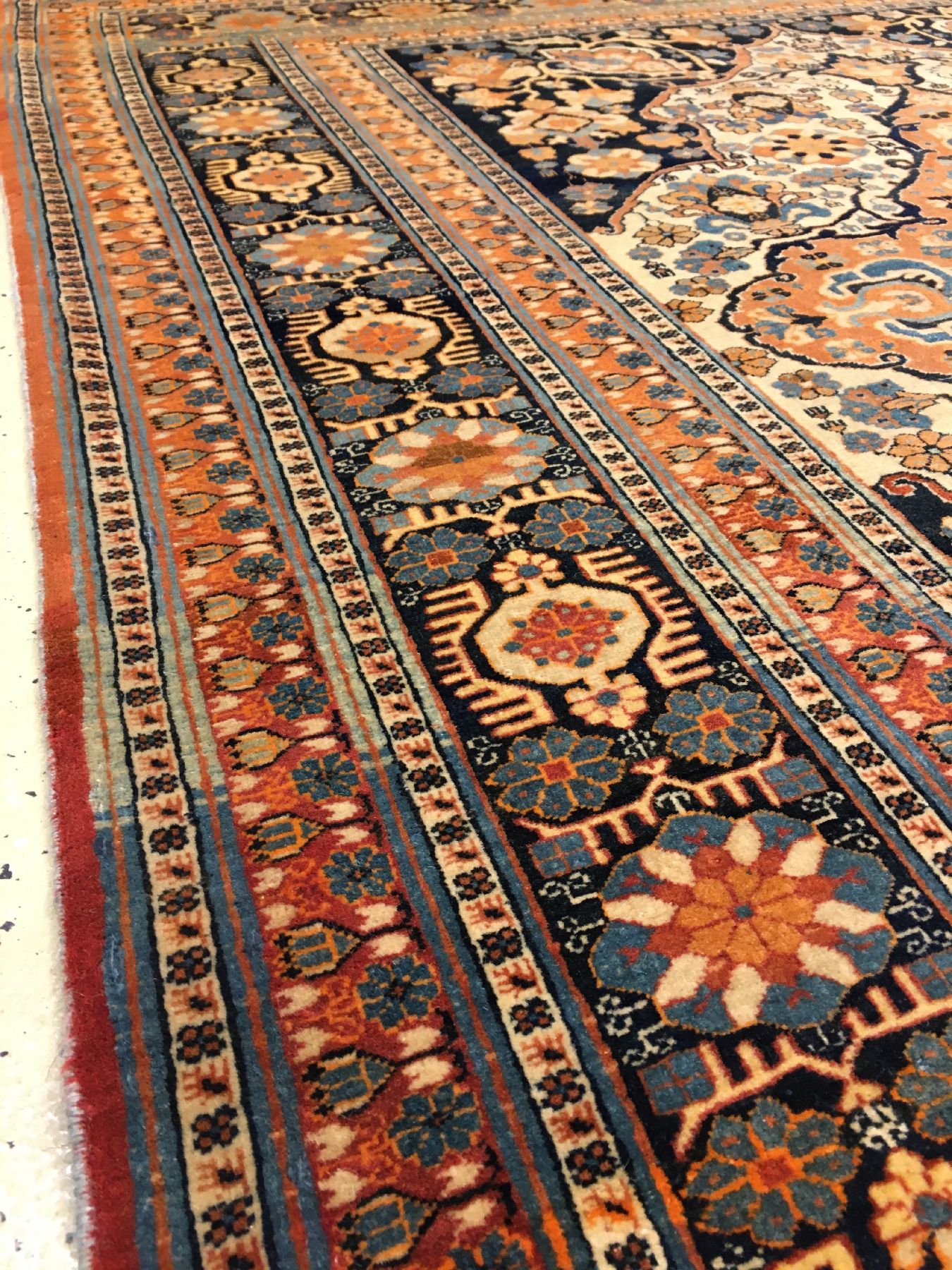 Detail f: Sehr feiner Täbriz "Hadji-Jalili" antik, Nordwestpersien, 19.Jhd., Korkwolle geknüpft auf Baumwolle. Bemerkenswert fein geknüpfter ...