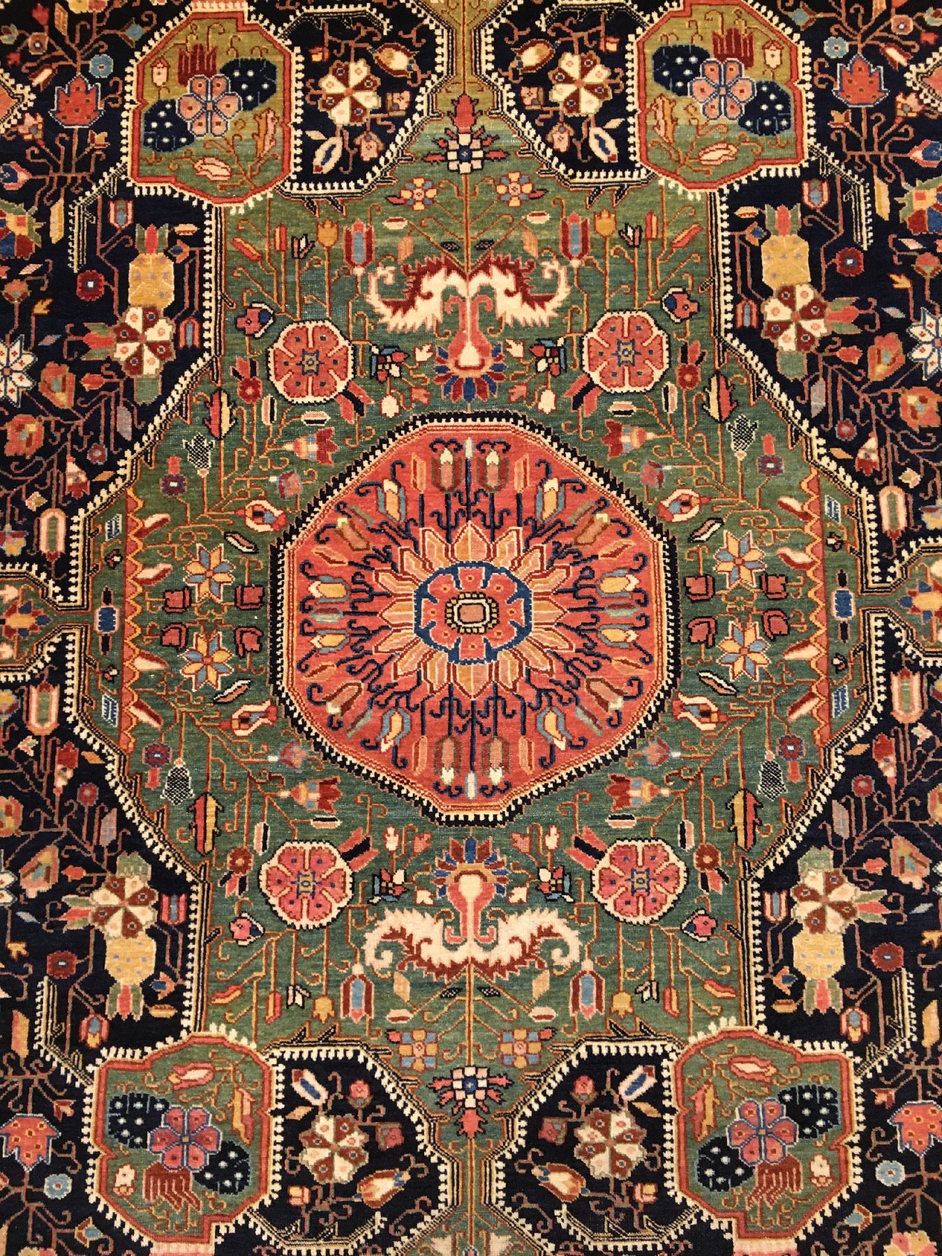 Detail c: Sehr feiner Farahan antik, Westpersien, Ende 19.Jhd., Korkwolle geknüpft auf Baumwolle. Einzigartiger und hochfeiner Sarogh-Farahan mit eleganten ...