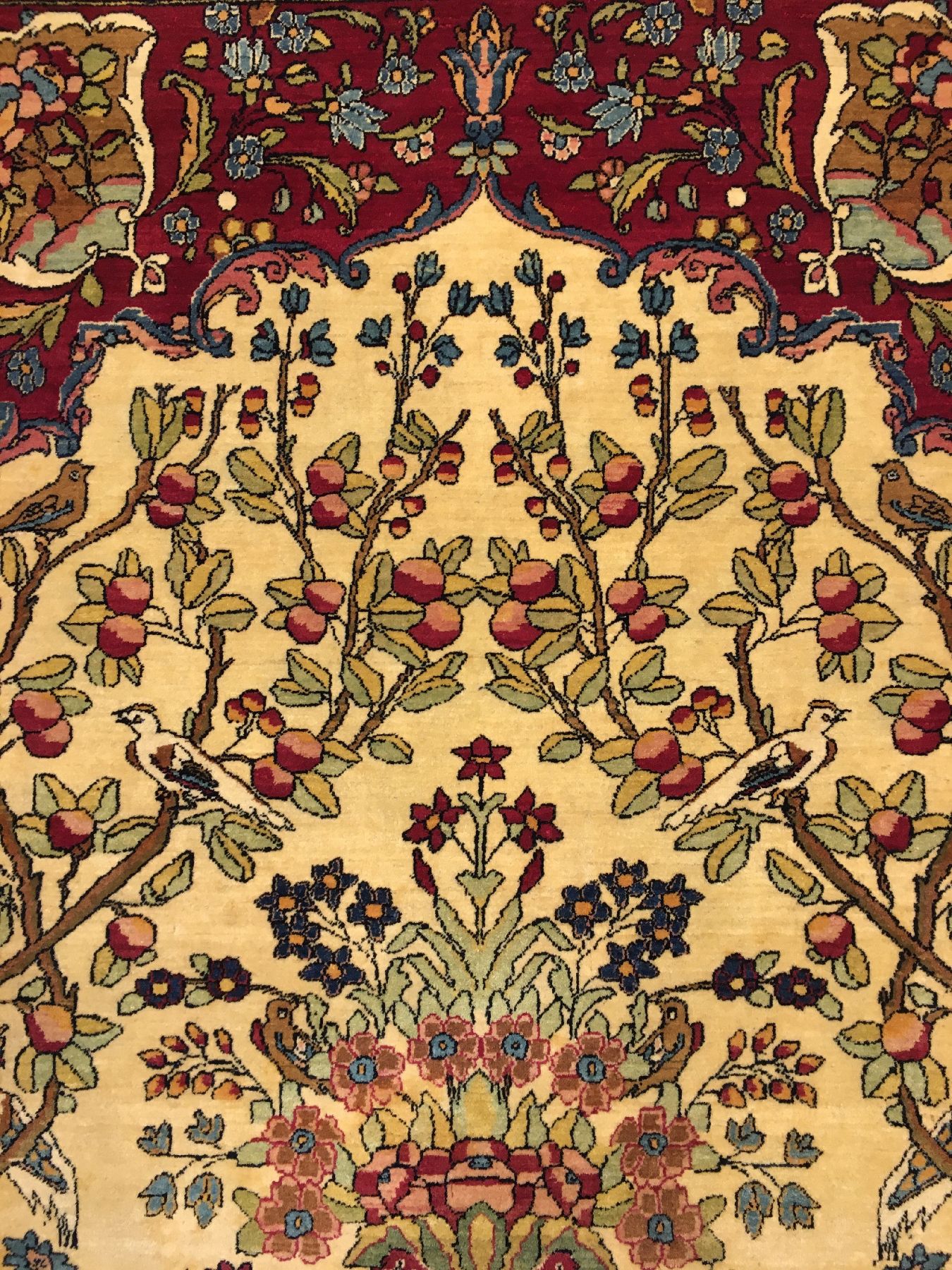 Detail e: Feiner Esfahan "Ahmad" antik, Zentralpersien, Ende 19.Jhd., Korkwolle geknüpft auf Baumwolle. Feiner Esfahan aus den bekannten ...