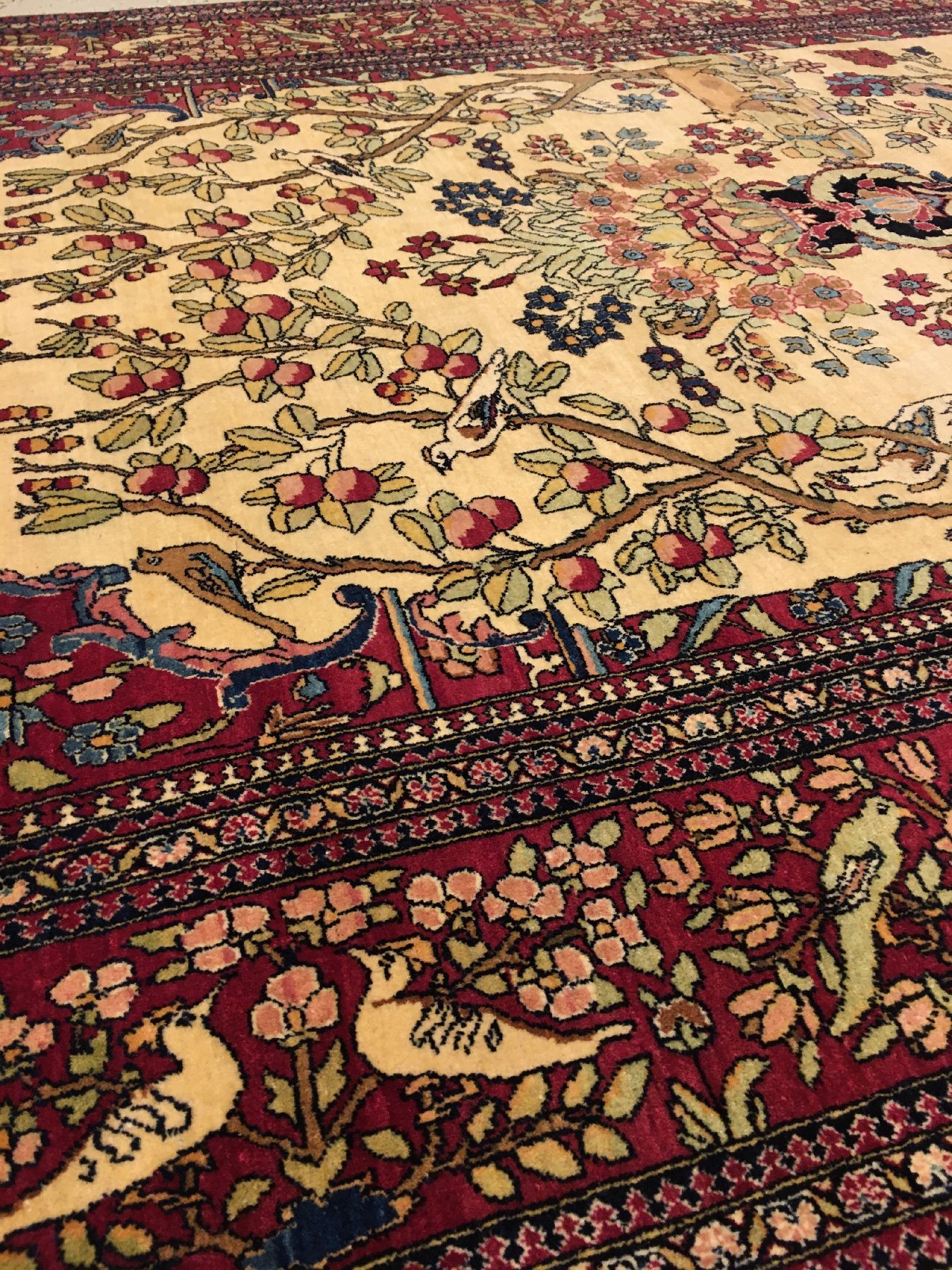 Detail f: Feiner Esfahan "Ahmad" antik, Zentralpersien, Ende 19.Jhd., Korkwolle geknüpft auf Baumwolle. Feiner Esfahan aus den bekannten ...