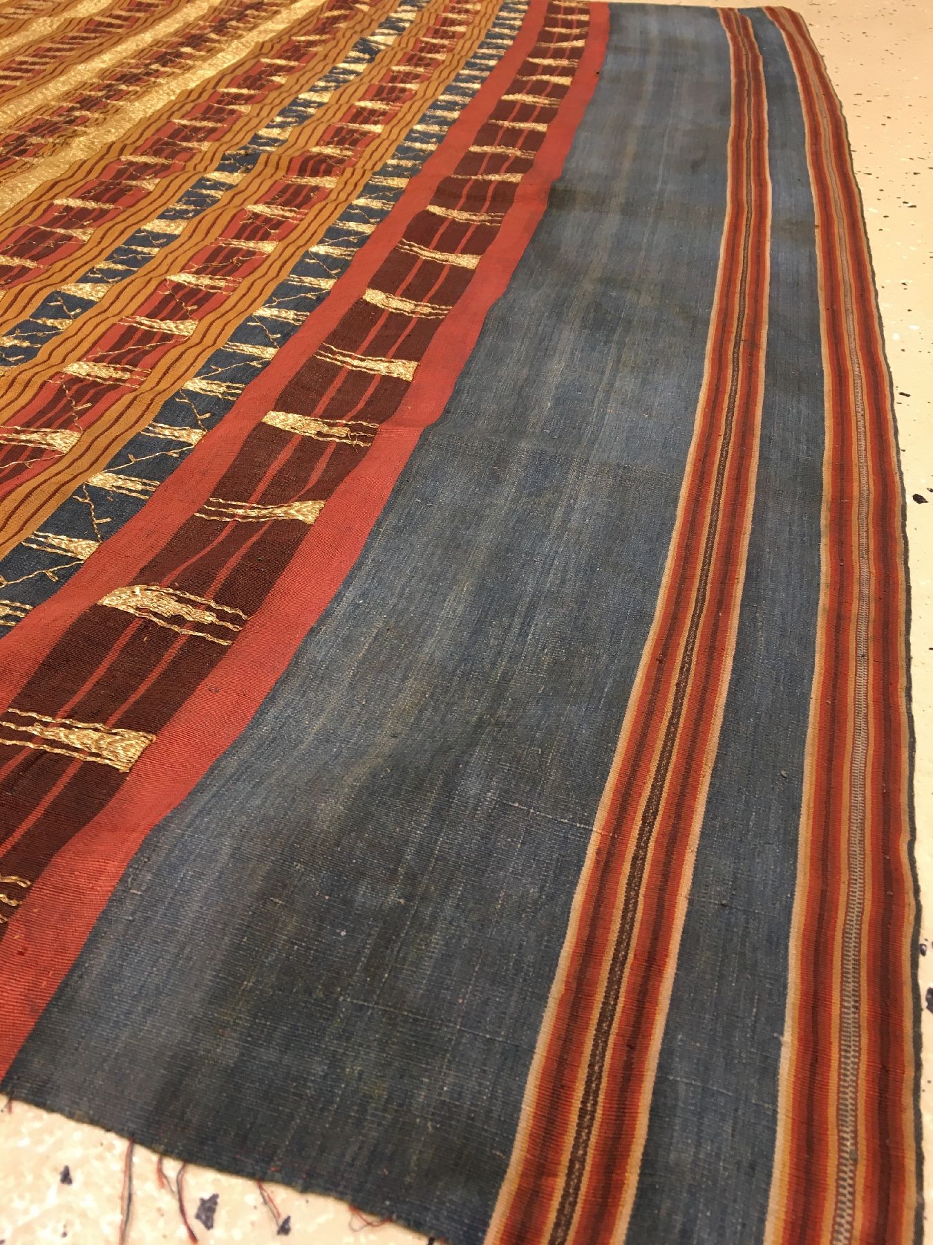 Detail g: Indonesisches "Zeremonial-Textil" (Metallbroschiert) antik, Indonesien, 19.Jhd., Metallstickerei auf Seiden-Baumwollgewebe. Seltenes ...