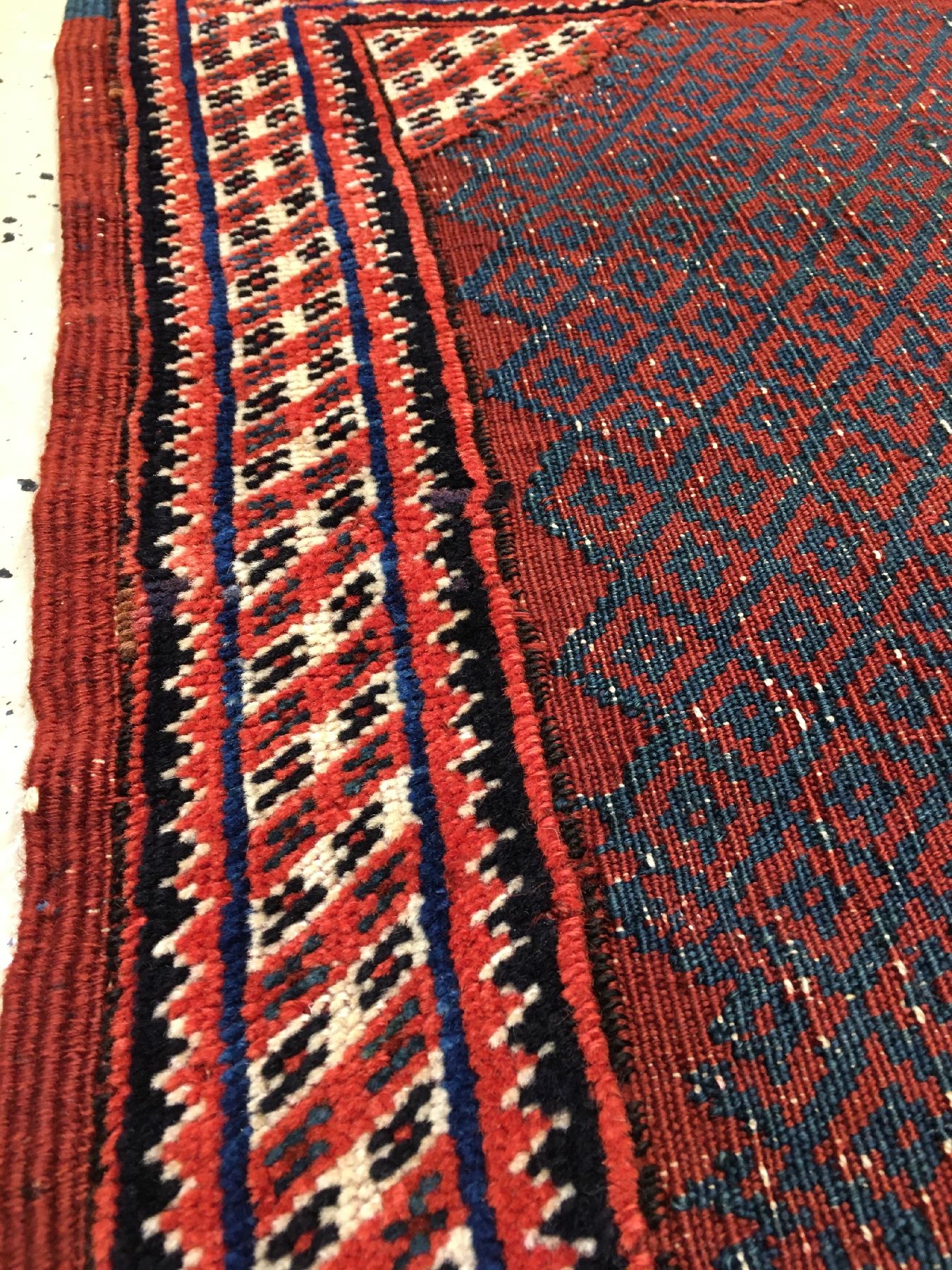 Detail d: Seltene Afschar "Sofreh" antik, Südpersien, 19.Jhd., Wolle geknüpft und gewebt auf Wolle. Kleine Sofreh aus Südpersien mit gewebten ...