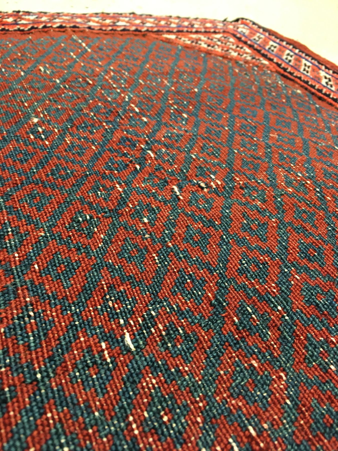 Detail f: Seltene Afschar "Sofreh" antik, Südpersien, 19.Jhd., Wolle geknüpft und gewebt auf Wolle. Kleine Sofreh aus Südpersien mit gewebten ...
