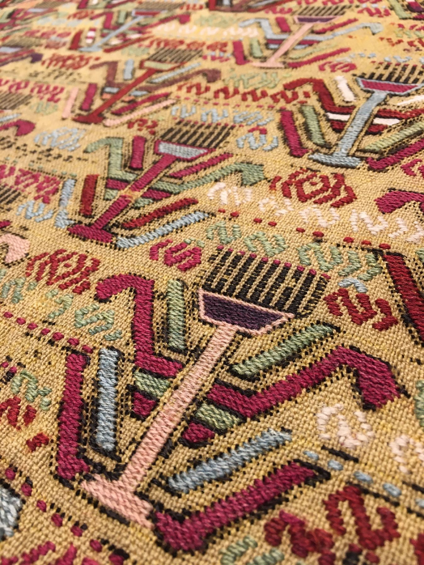 Detail d: Gelbgrundige feine Azeri "Verneh" antik, Südkaukasus Azerbaijan, 19.Jhd., Wolle mit weißen Baumwoll-Highlights gewebt auf Wolle. ...