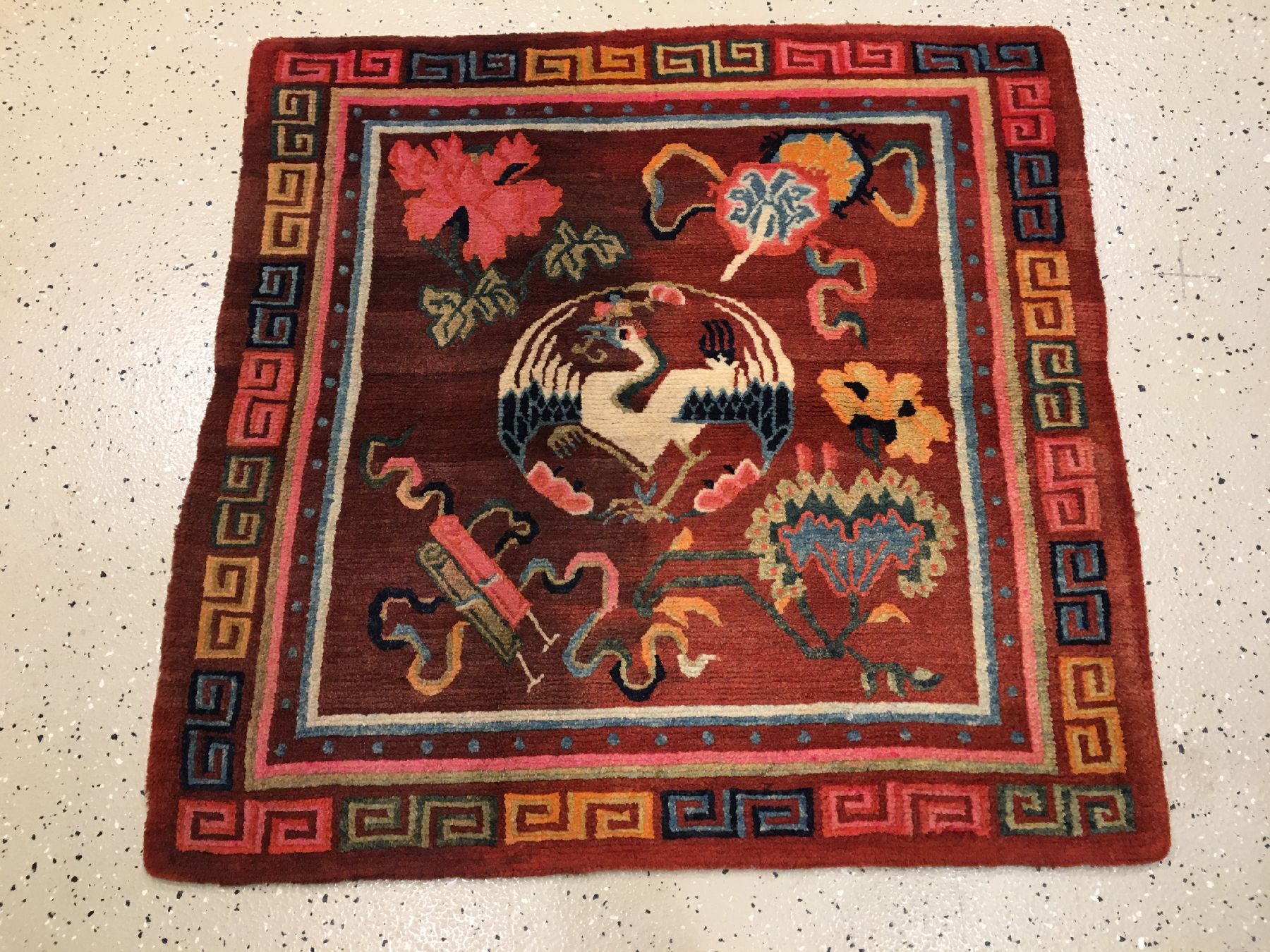 Detail a: Schigatse "Jabuye" alt (Storch), Südtibet, um 1920, Wolle geknüpft auf Wolle. Seltene tibetsiche Jabuye gefertigt für Zeremonialzwecke. ...