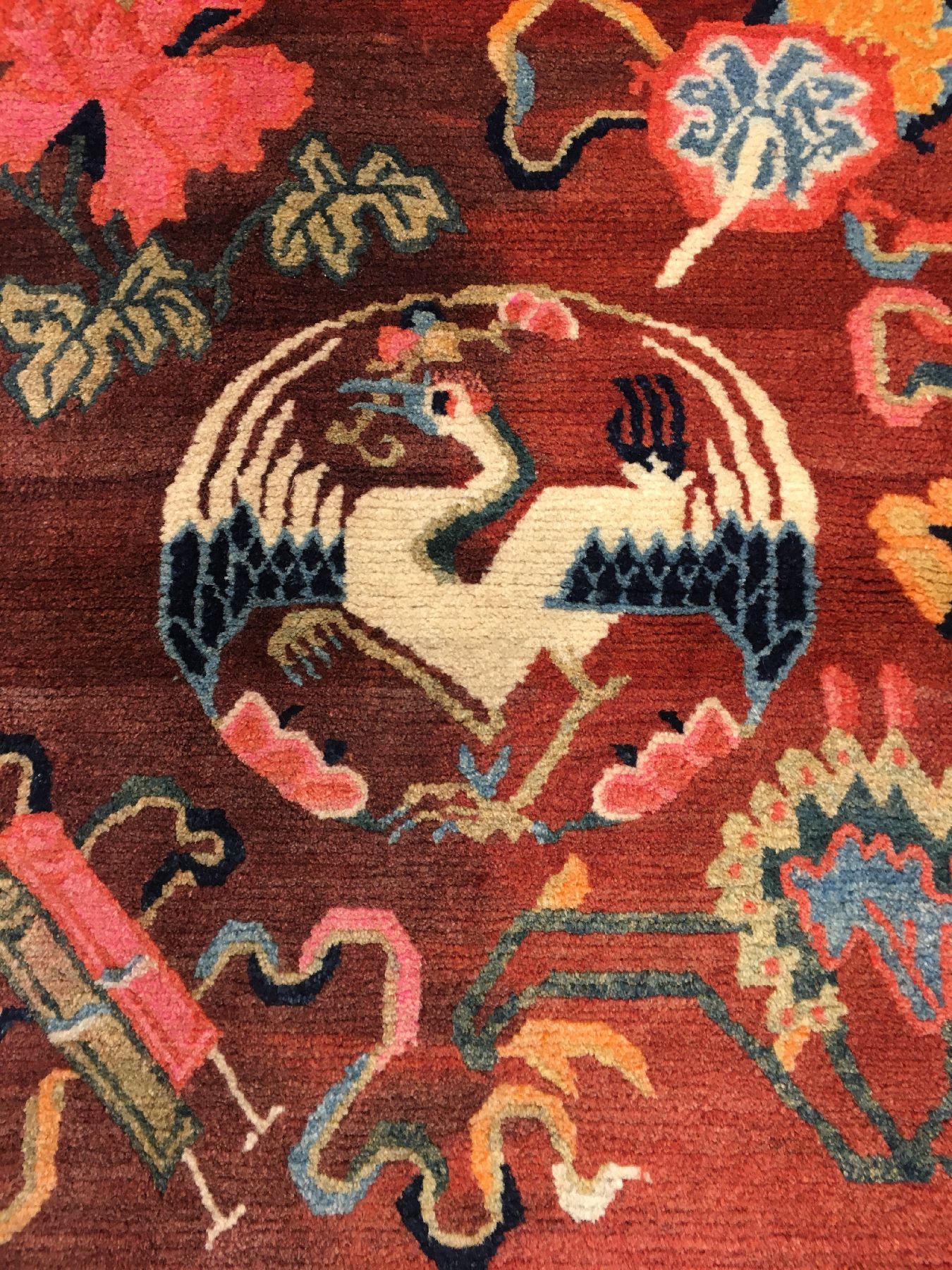 Detail b: Schigatse "Jabuye" alt (Storch), Südtibet, um 1920, Wolle geknüpft auf Wolle. Seltene tibetsiche Jabuye gefertigt für Zeremonialzwecke. ...