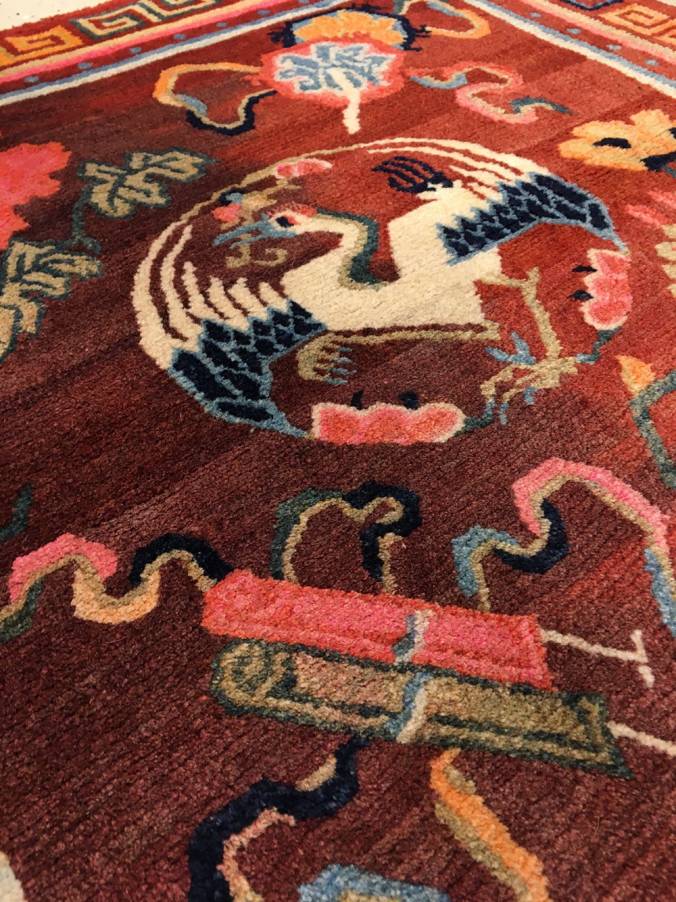 Detail c: Schigatse "Jabuye" alt (Storch), Südtibet, um 1920, Wolle geknüpft auf Wolle. Seltene tibetsiche Jabuye gefertigt für Zeremonialzwecke. ...