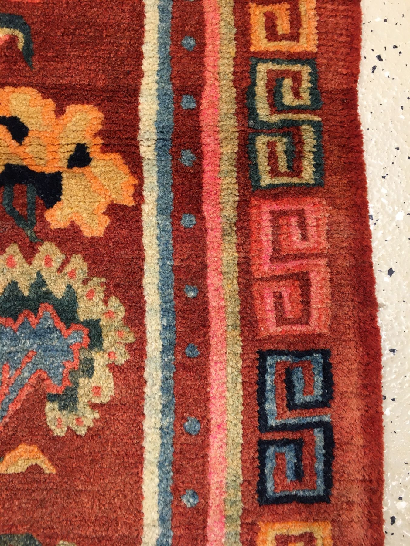 Detail e: Schigatse "Jabuye" alt (Storch), Südtibet, um 1920, Wolle geknüpft auf Wolle. Seltene tibetsiche Jabuye gefertigt für Zeremonialzwecke. ...