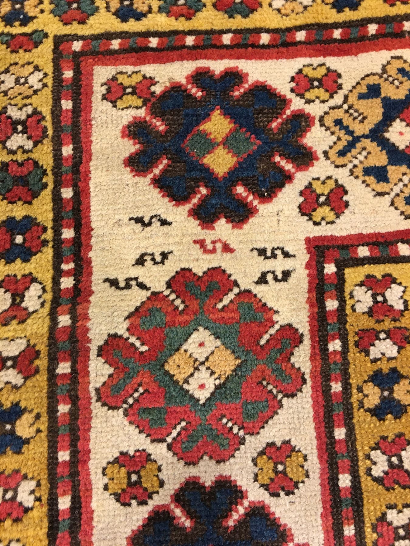 Detail f: Seltene Saliani "Galerie" antik, Südkaukasus, 19.Jhd., Wolle geknüpft auf Wolle. Diese seltenen Teppiche mit "Met-Hane" Feld ...