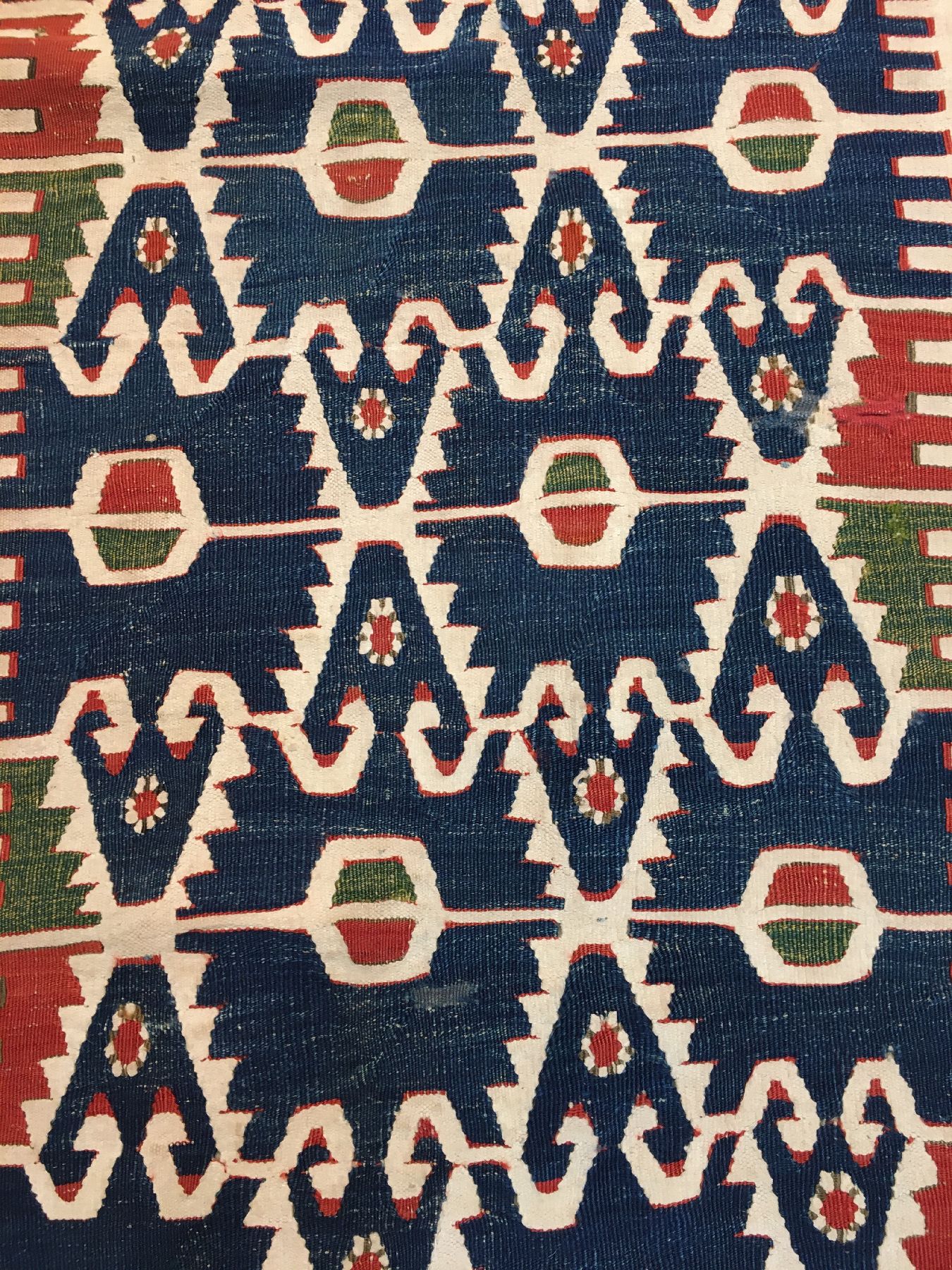 Detail c: Konya Kelim antik, Zentralanatolien, 19.Jhd., Wolle mit weißen Baumwoll-Highlights gewebt auf Wolle. Seltene Konya Kelim-Galerie im sogenannten ...
