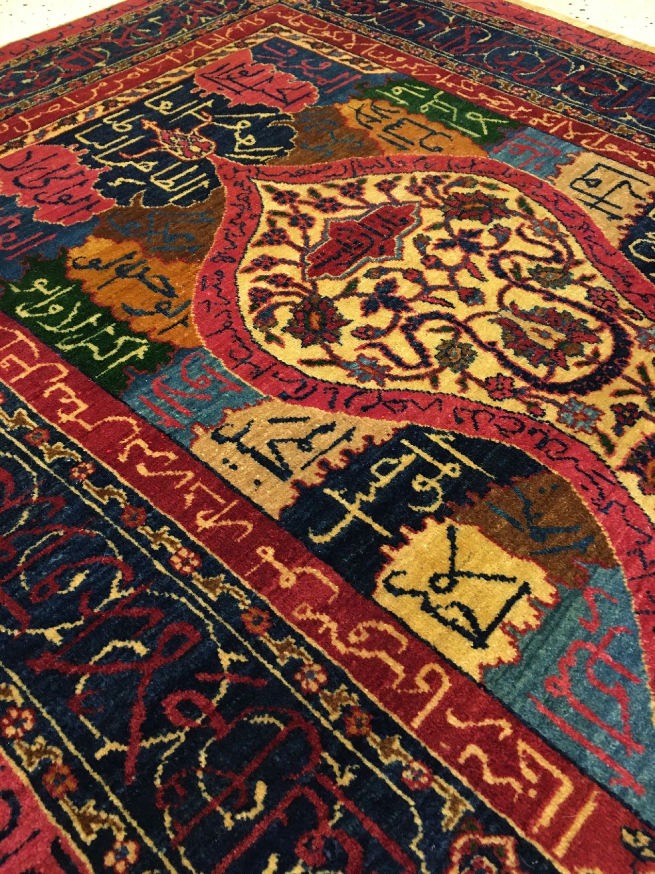 Detail b: Seltener feiner Keschan "Ghazan" (Signiert) antik (Safavid Prayer Salting-Group Design) "Manchester-Wolle", Zentralpersien, Ende ...