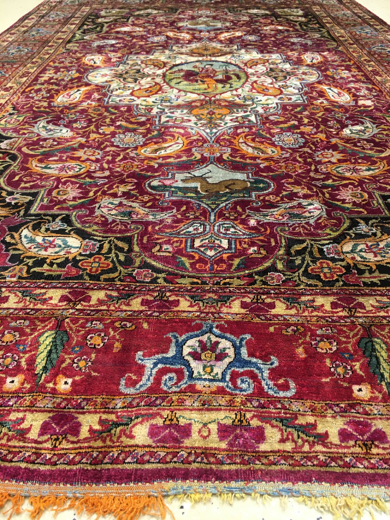 Detail b: Sehr seltener feiner Yazd "Seidenteppich" antik (Haftrang Multicolor Fransen), Südpersien, 19.Jhd., reine Naturseide mit farbiger ...