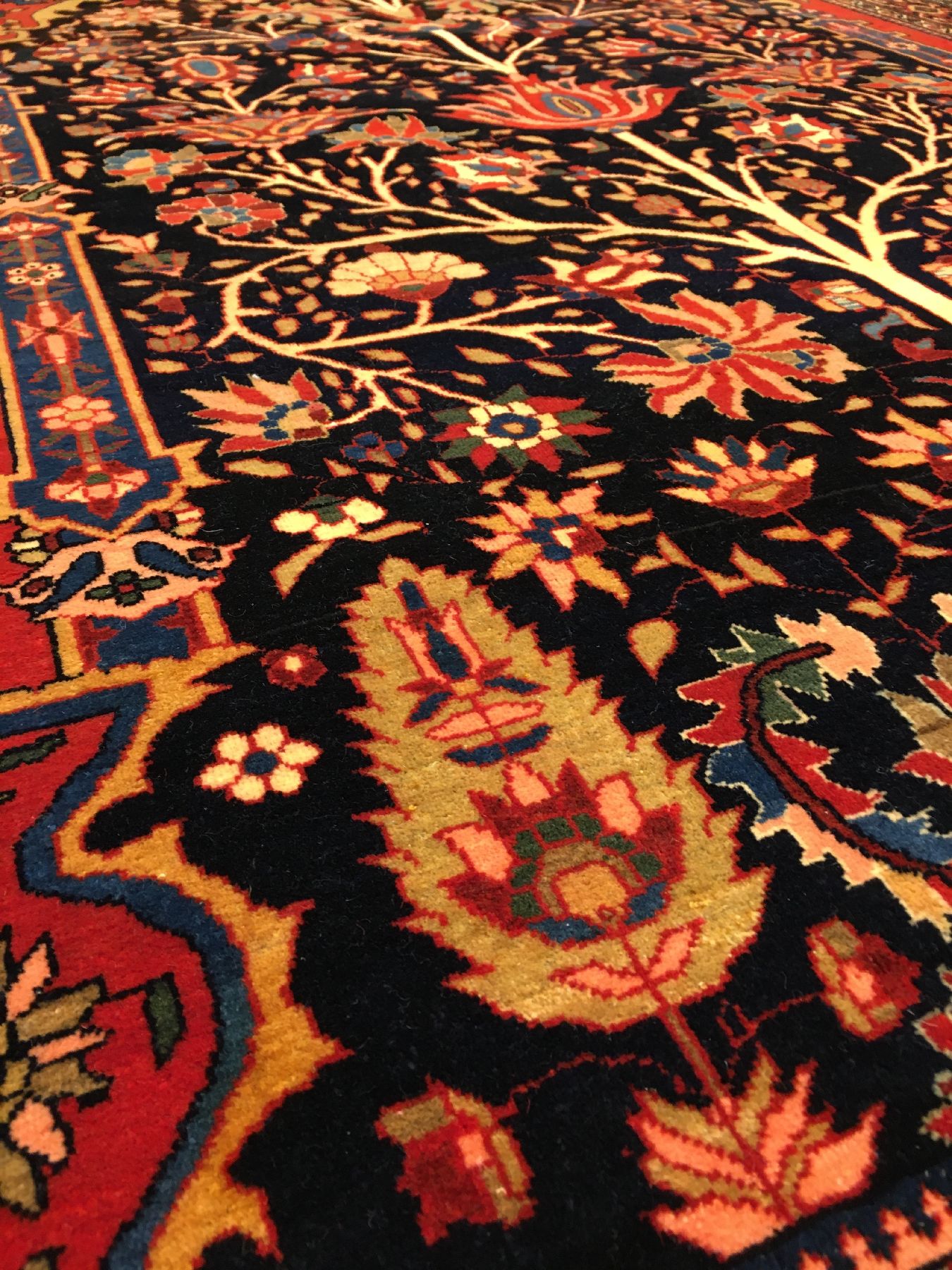 Detail d: Feiner Farahan antik (Auftragsarbeit für Mirza Mohammad-Hossein Khan, einer der Stellvertreter von Mohammad Shah Qajar) "Signiert", ...
