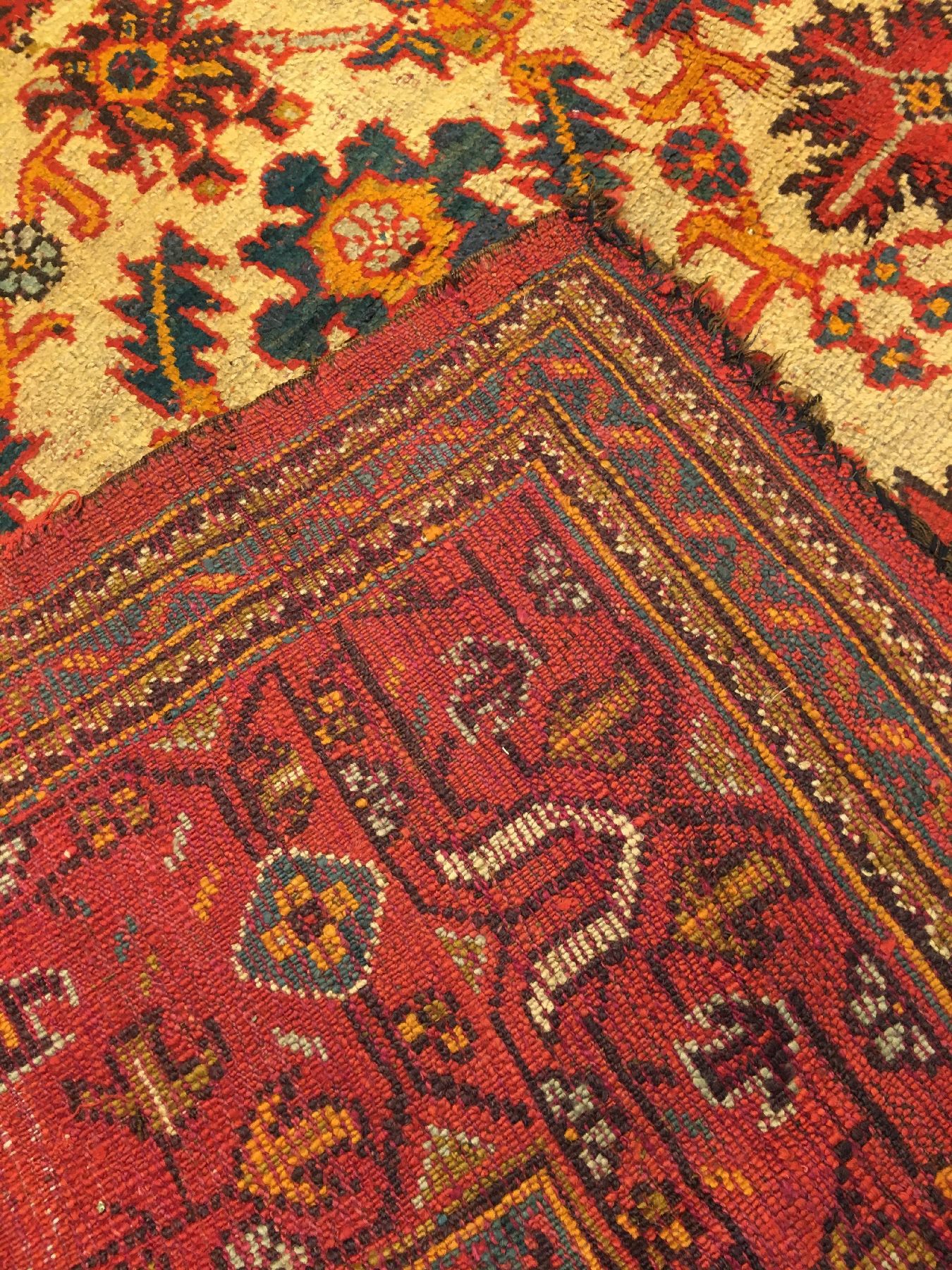 Detail h: Großer Uschak antik, Westanatolien, Ende 19.Jhd., Wolle geknüpft auf Wolle. Dekorativer und fast quadratischer Uschak Salon-Teppich mit eleganter ...