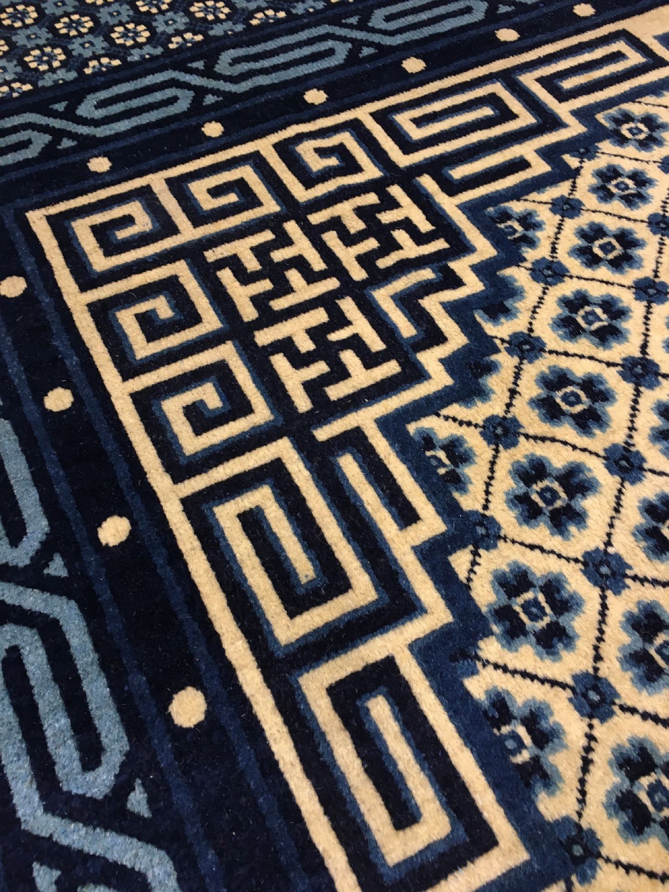 Detail f: Großer Peking antik, Nordostchina, 19.Jhd., Korkwolle geknüpft auf Baumwolle. Hochdekorativer Teppich aus den Werkstätten in Peking mit sehr ...
