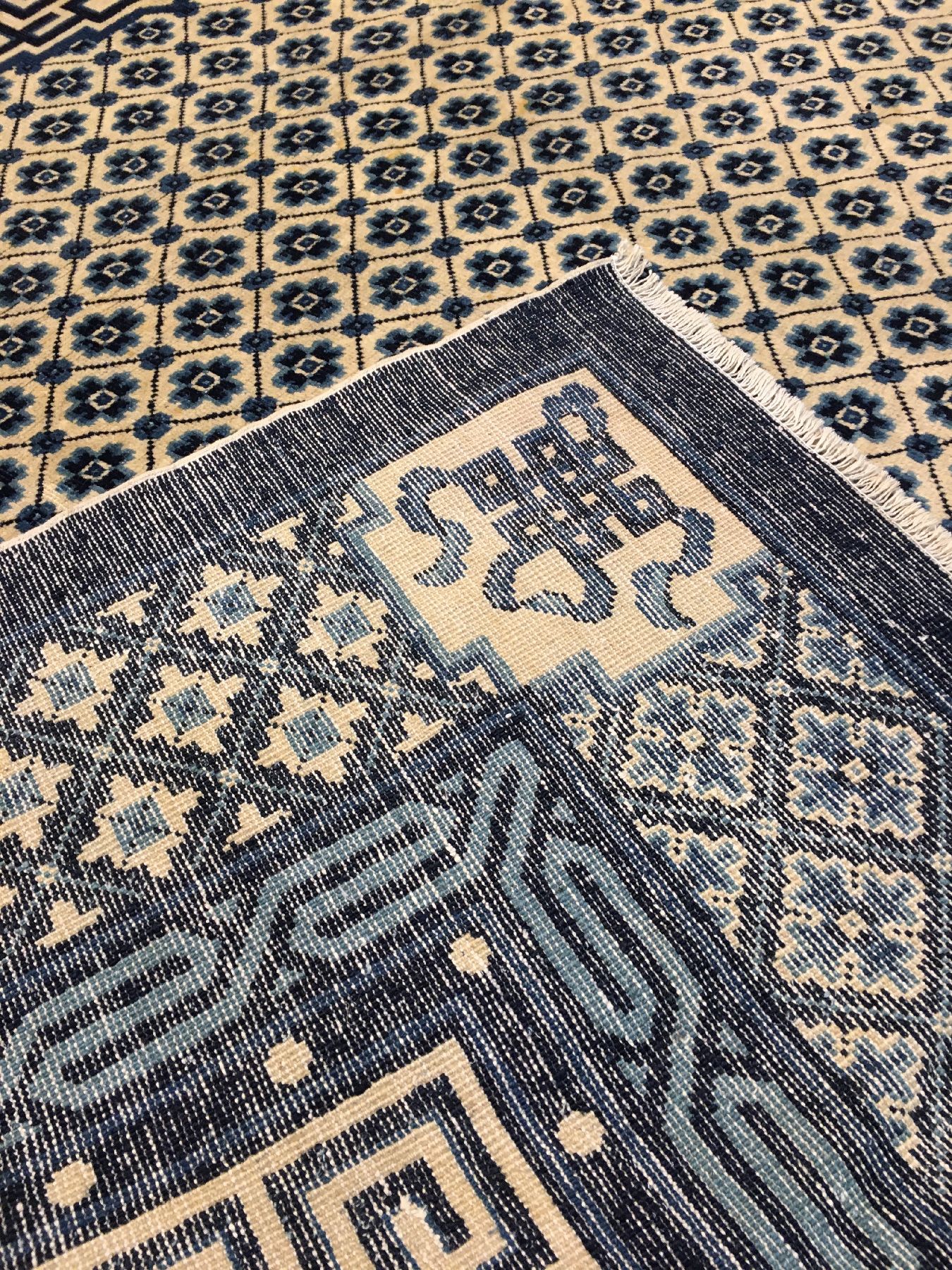 Detail h: Großer Peking antik, Nordostchina, 19.Jhd., Korkwolle geknüpft auf Baumwolle. Hochdekorativer Teppich aus den Werkstätten in Peking mit sehr ...