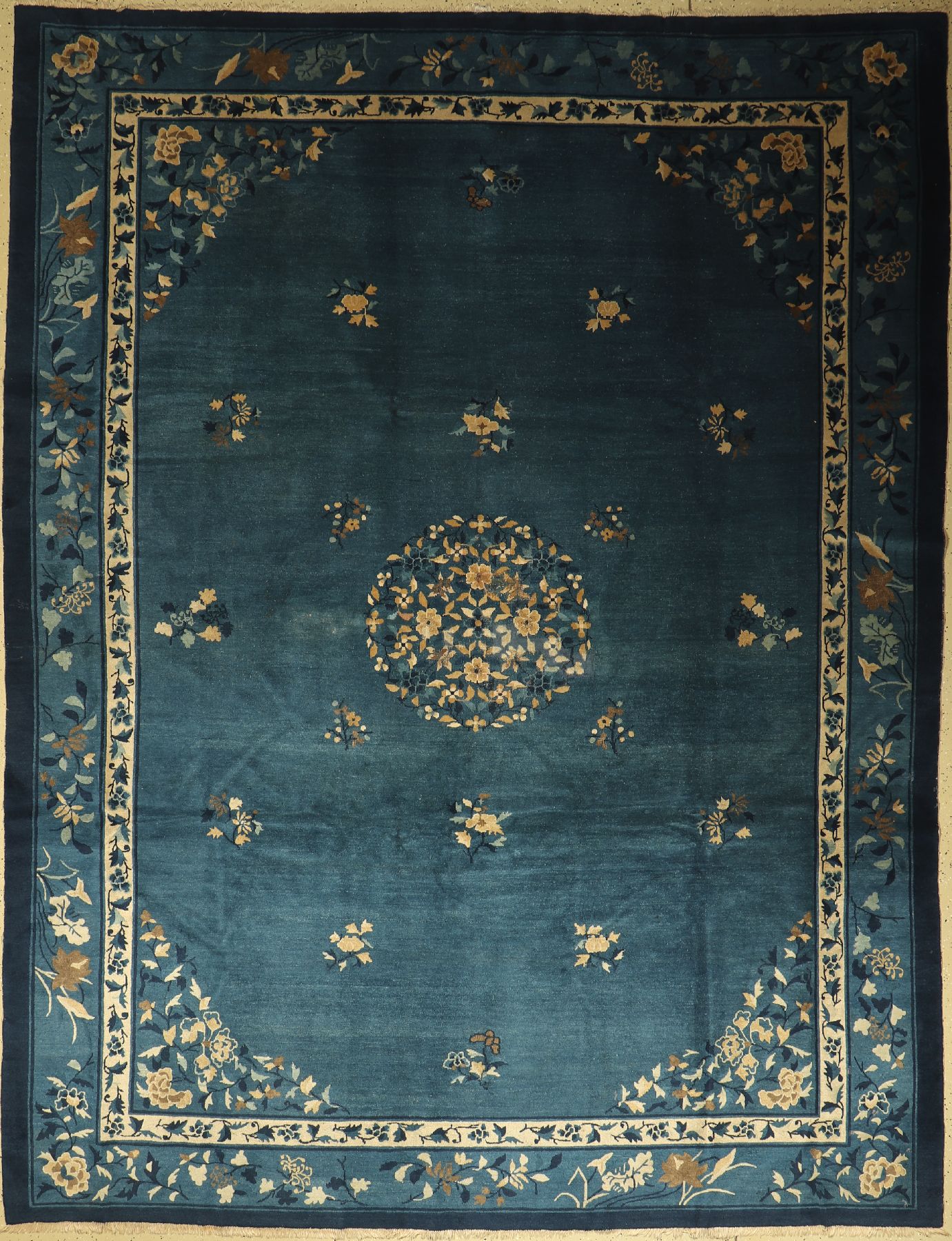 Peking antik, China, ende 19 Jhd, Wolle aufBaumwolle, ca. 355 x 273 cm, EHZ: 4
