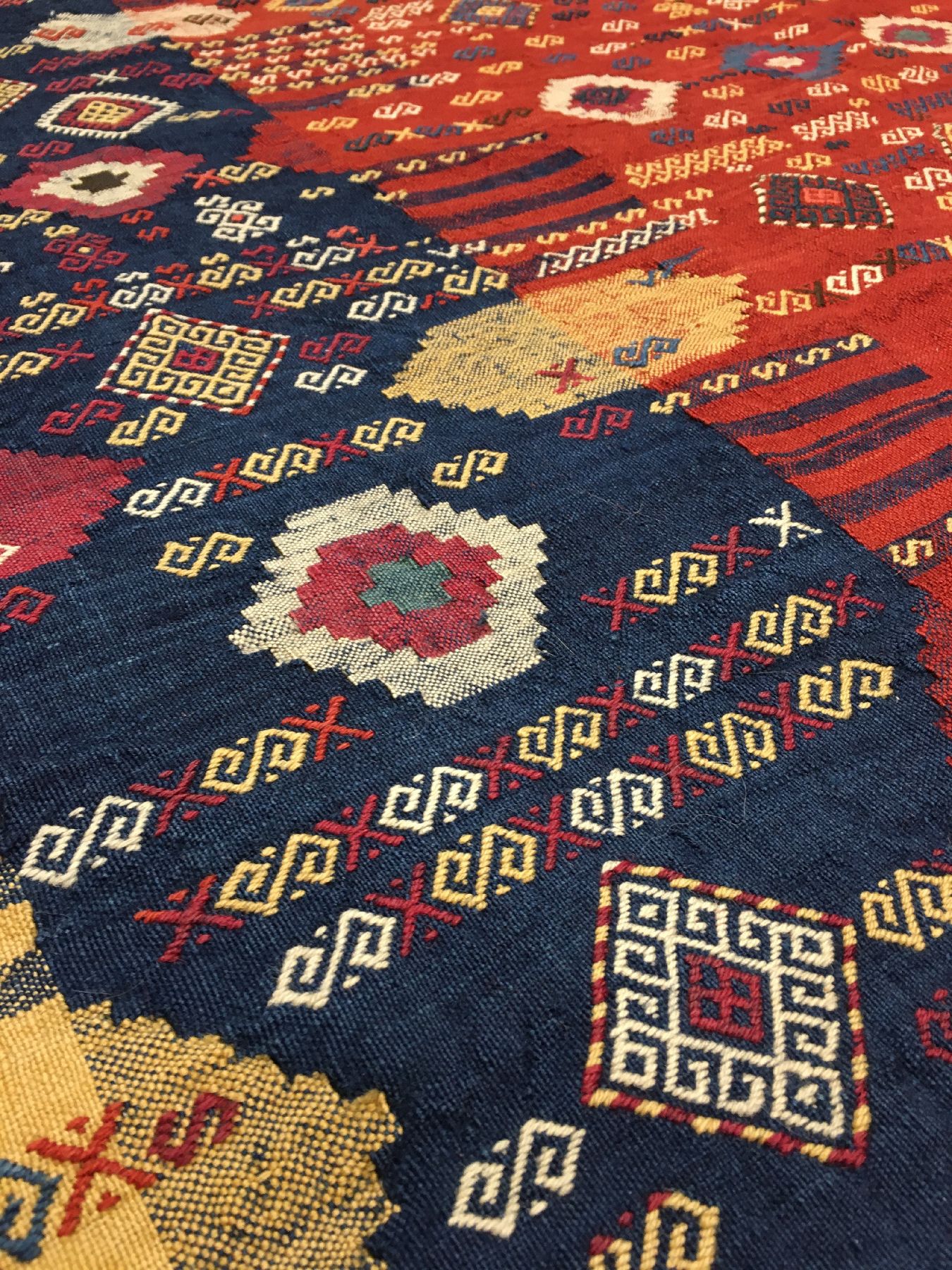 Detail g: Seltene feine kaukasische Azeri "Verneh" antik, Südkaukasus Azerbaijan, 19.Jhd., Wolle gewebt auf Wolle. Einzigartige Azeri Verneh-Decke ...