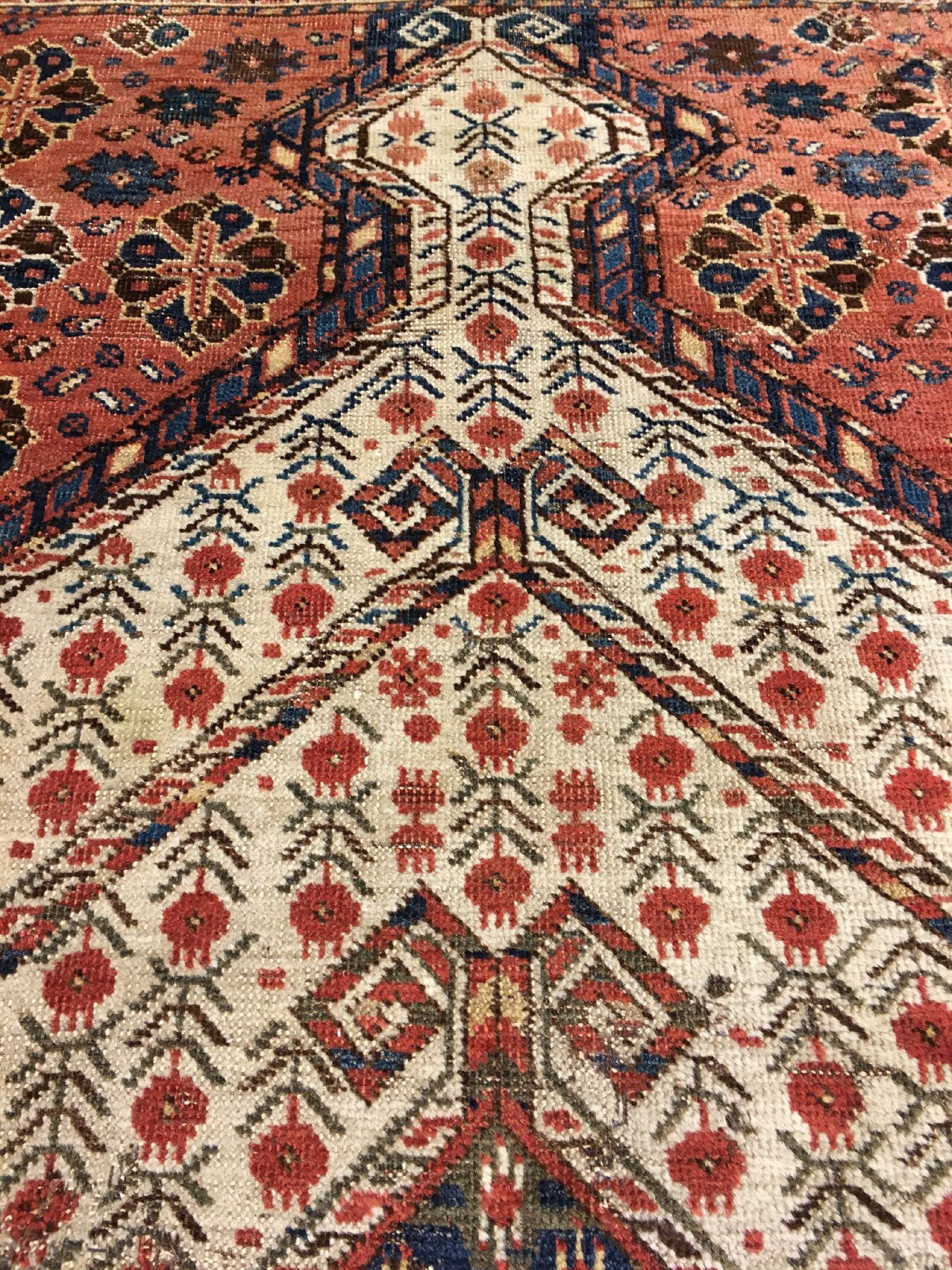 Detail c: Beschir "Gebetsteppich" antik, Turkmenistan Amu-Darja, Mitte 19.Jhd., Wolle geknüpft auf Wolle/Ziegenhaar. Typischer Gebetsteppich der ...