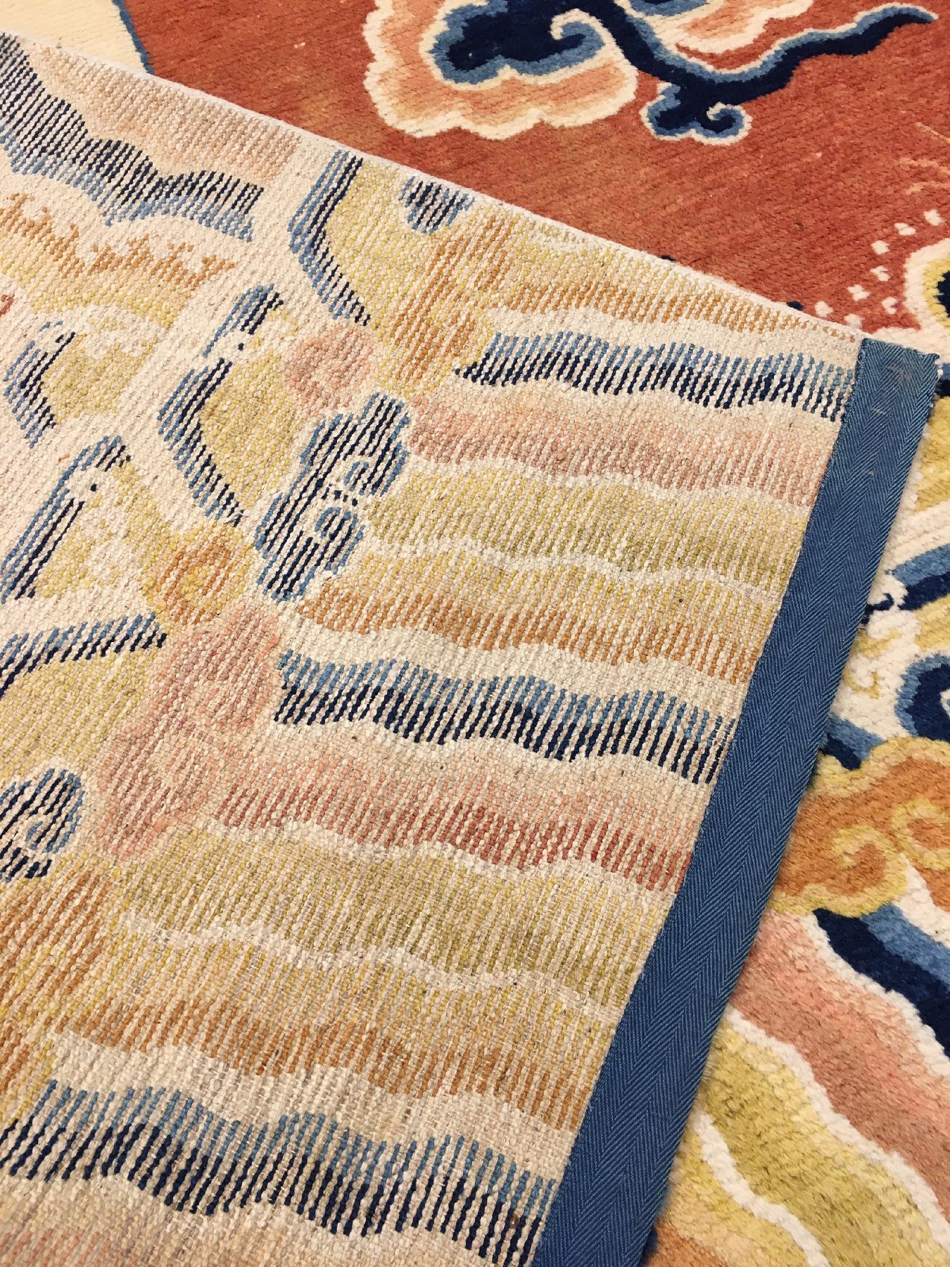 Detail h: Einzigartiger Ning-Hsia "Tempelteppich" antik (Buddhistische Gottheit) "Aus der ehemaligen Sammlung von "Anton Danker" ...