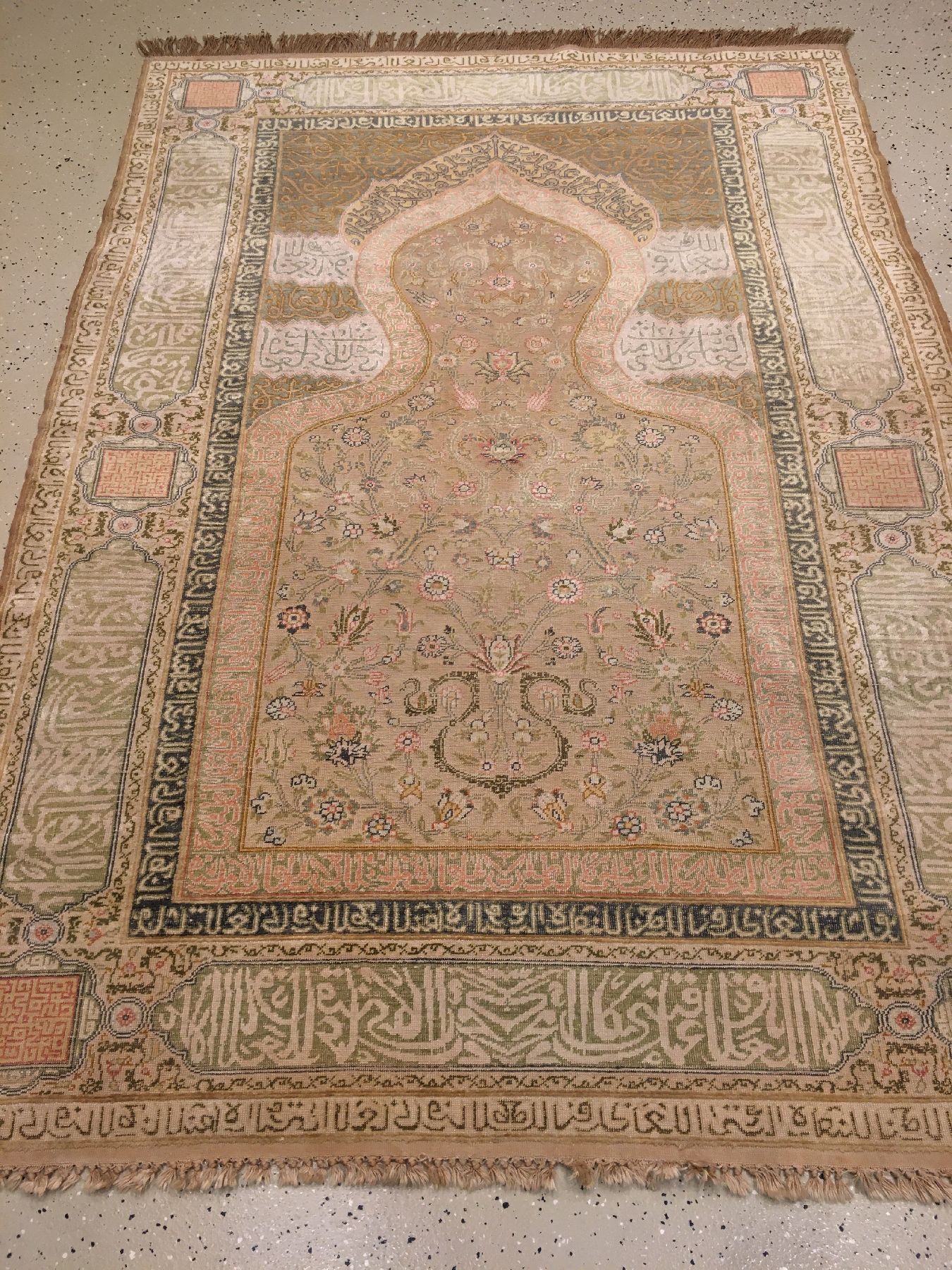 Detail a: Feiner Kaisery "Flosh" antik (Safavid Prayer Salting-Group Design), Türkei, Ende 19.Jhd., Floshseide auf Baumwolle. Dieses Muster ist ...
