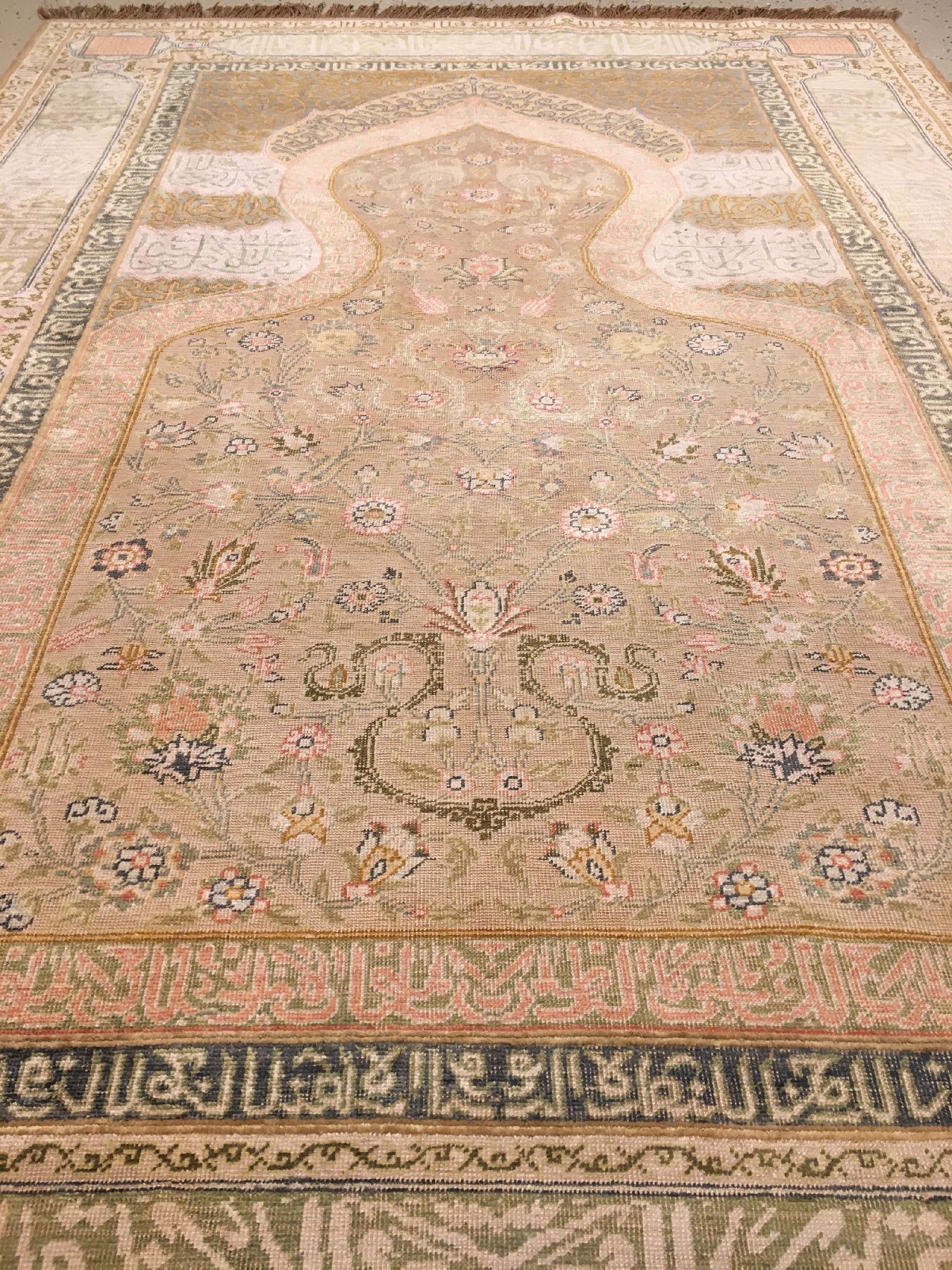 Detail b: Feiner Kaisery "Flosh" antik (Safavid Prayer Salting-Group Design), Türkei, Ende 19.Jhd., Floshseide auf Baumwolle. Dieses Muster ist ...